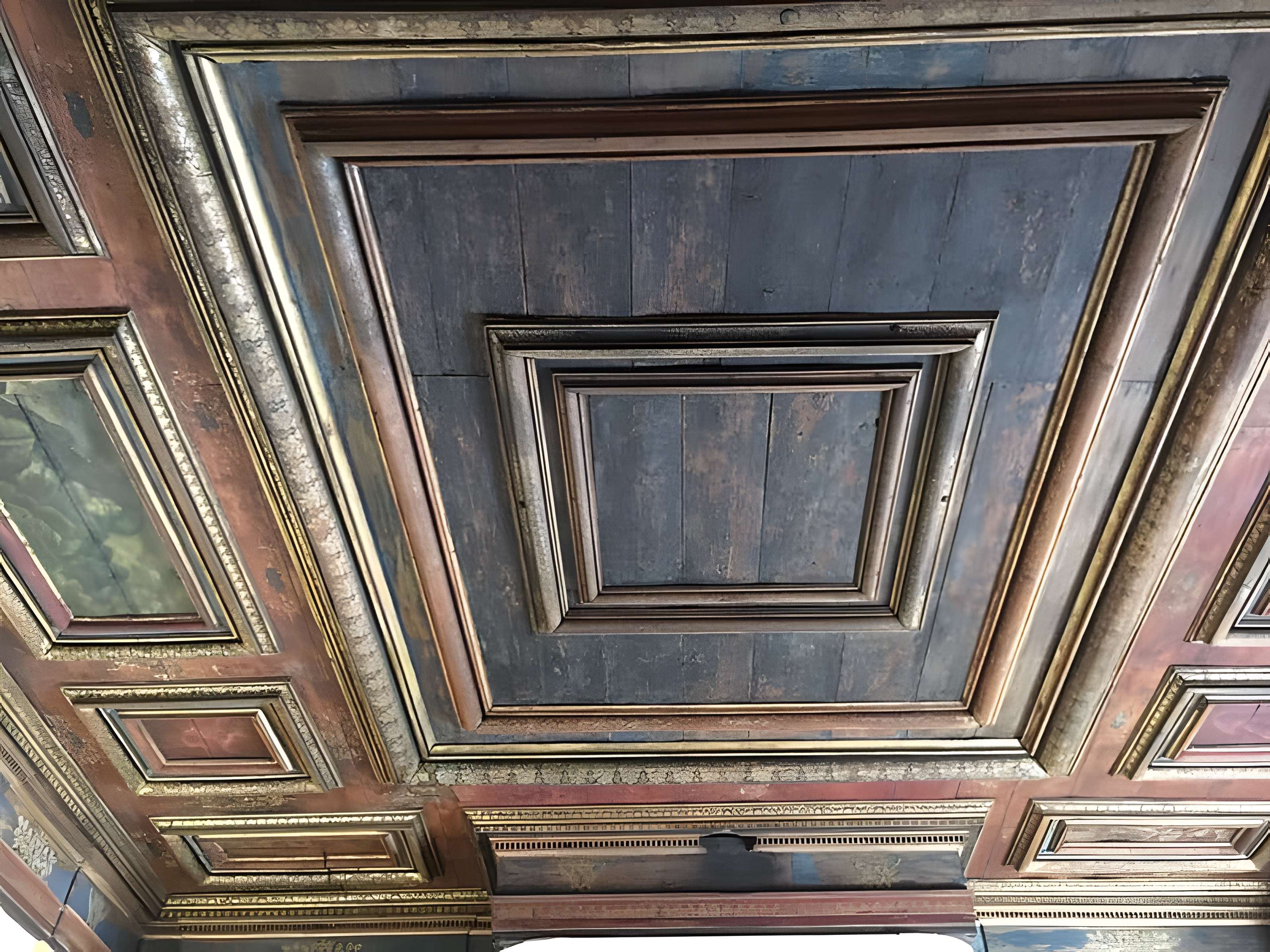 Ancienne porte du potager des Ducs d'Epernon.