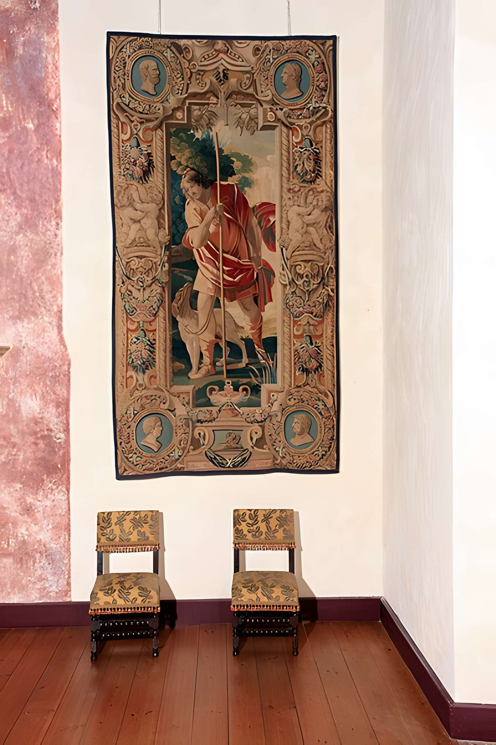 Ancienne porte du potager des Ducs d'Epernon.