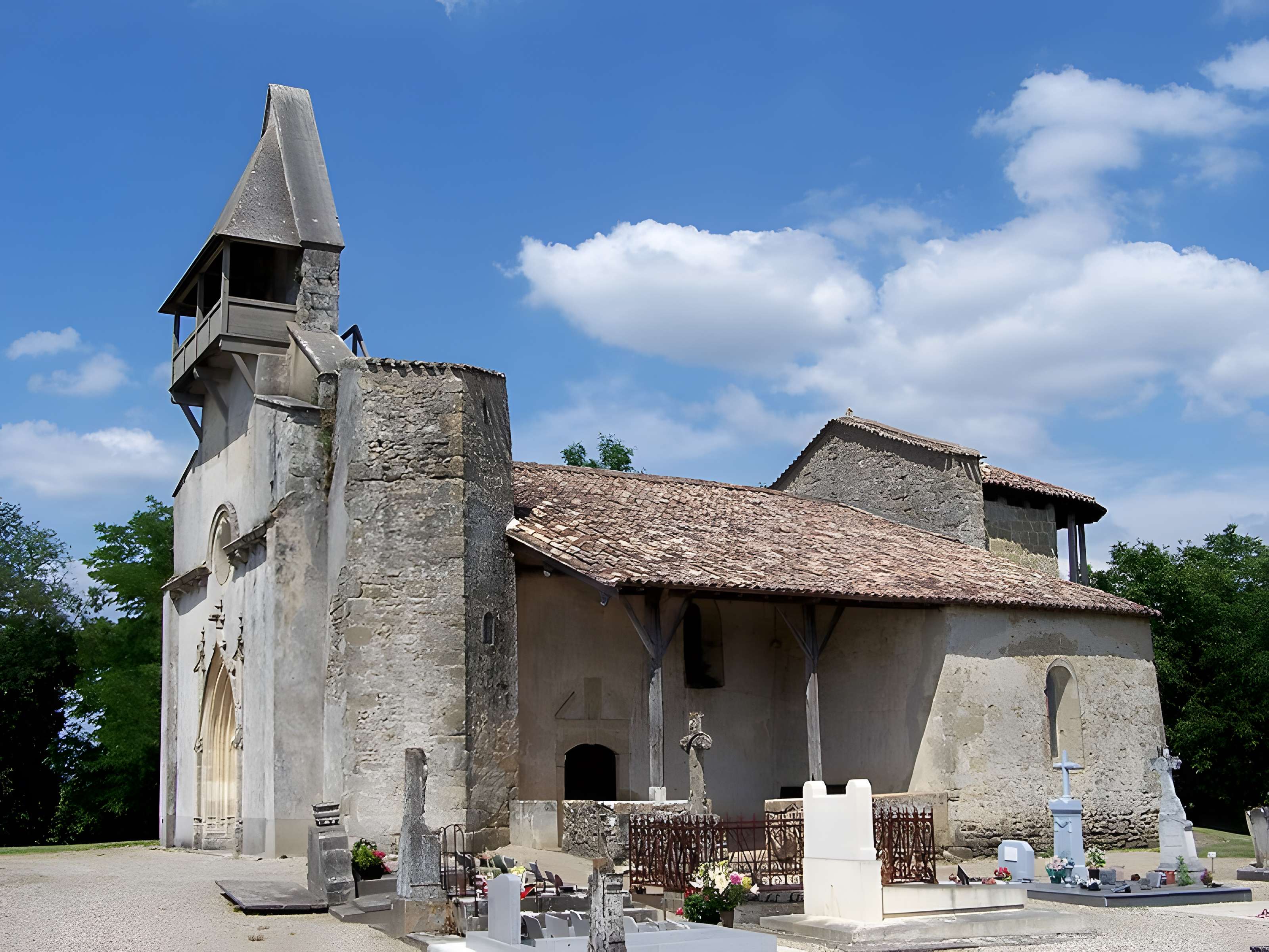 Eglise Saint-Romain de Mazérac