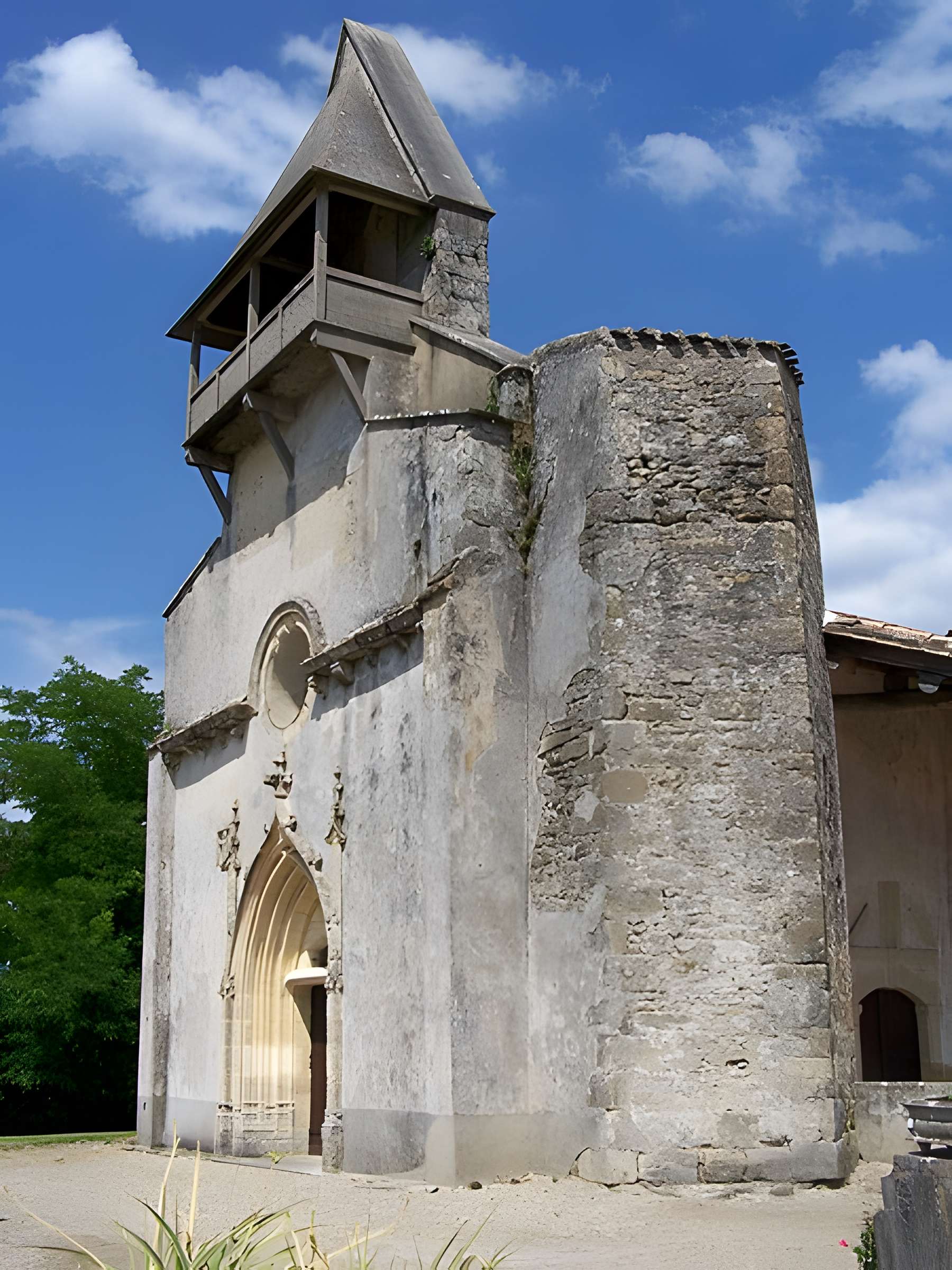 Eglise Saint-Romain de Mazérac
