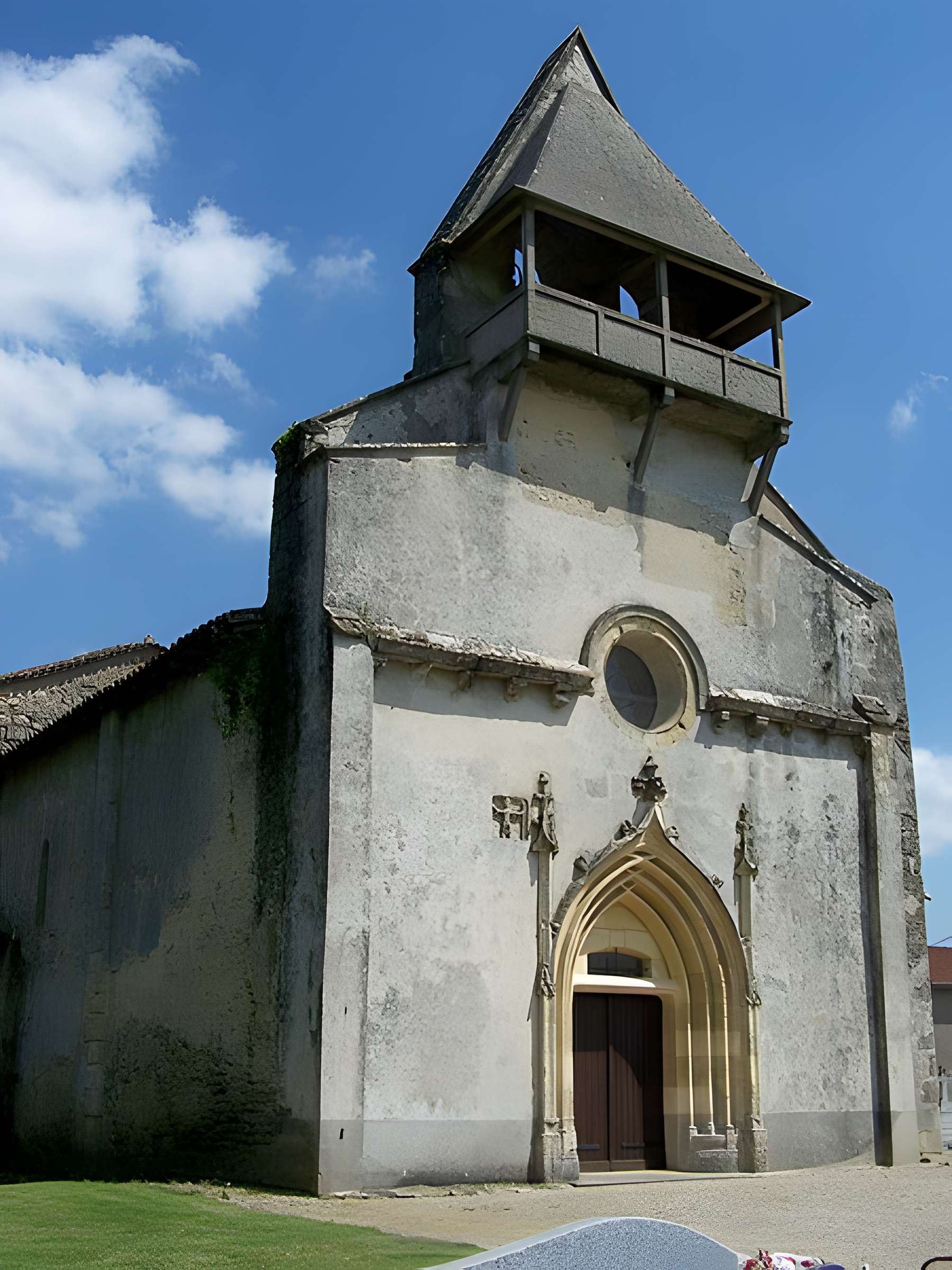 Eglise Saint-Romain de Mazérac