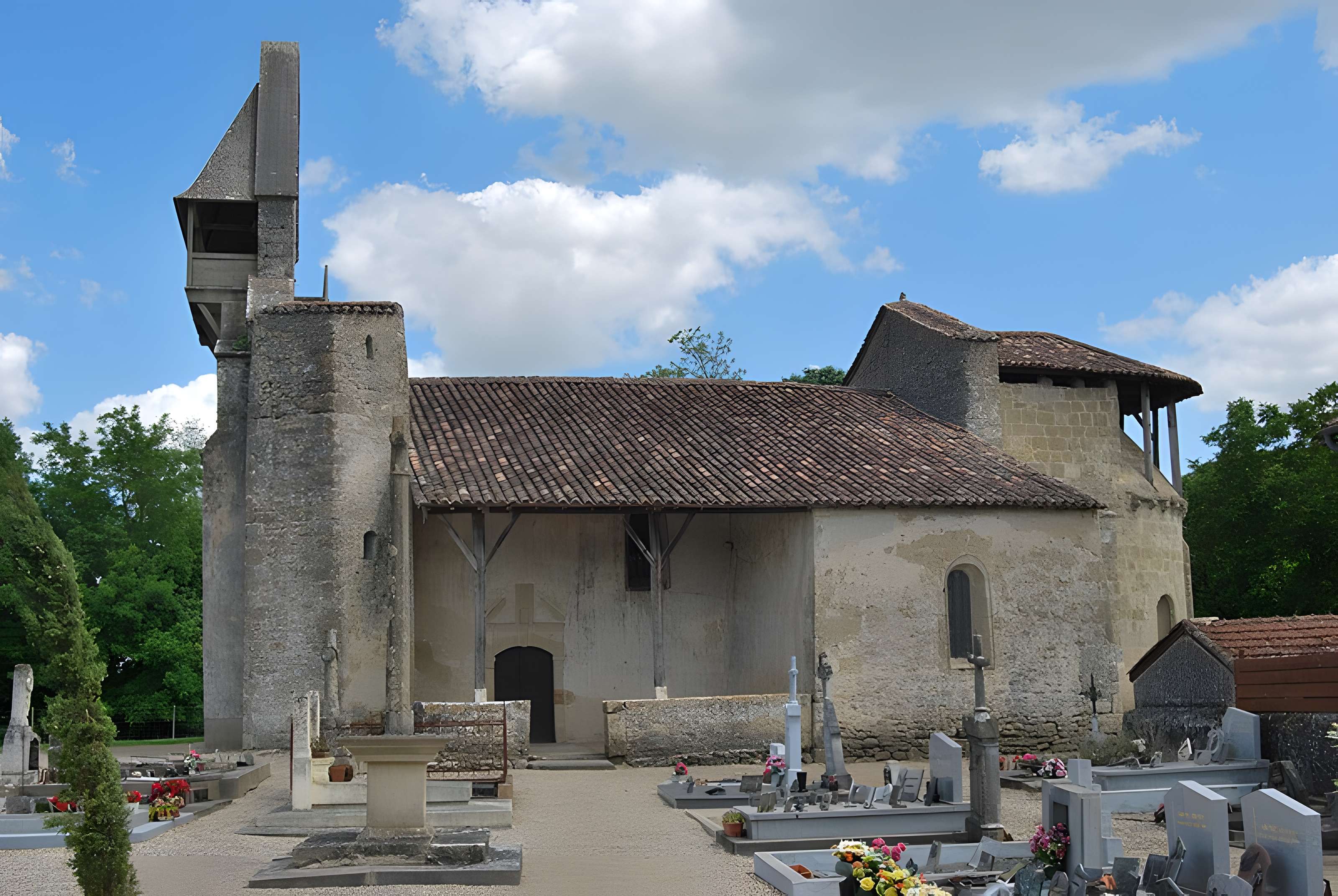 Eglise Saint-Romain de Mazérac
