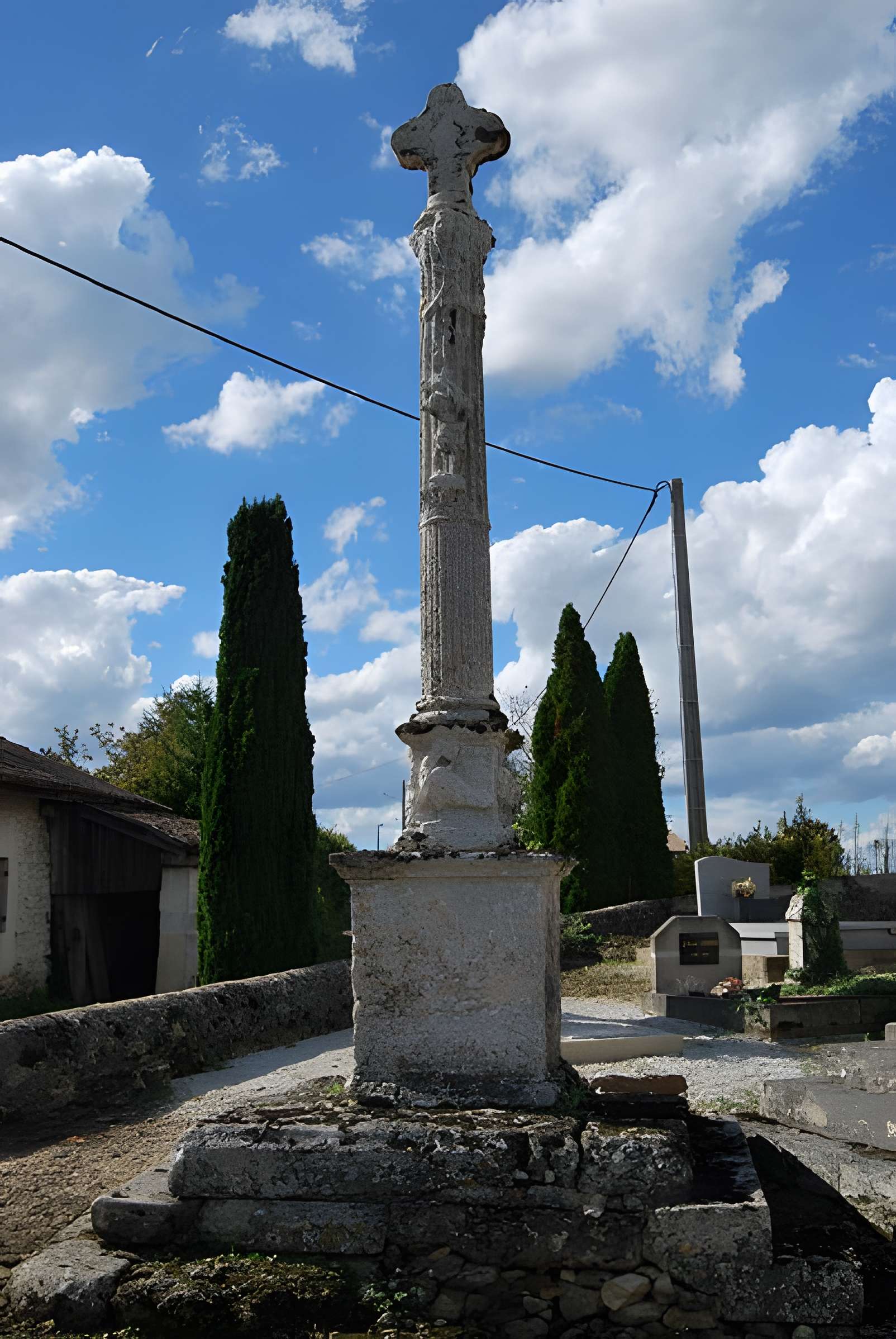 Croix de cimetière