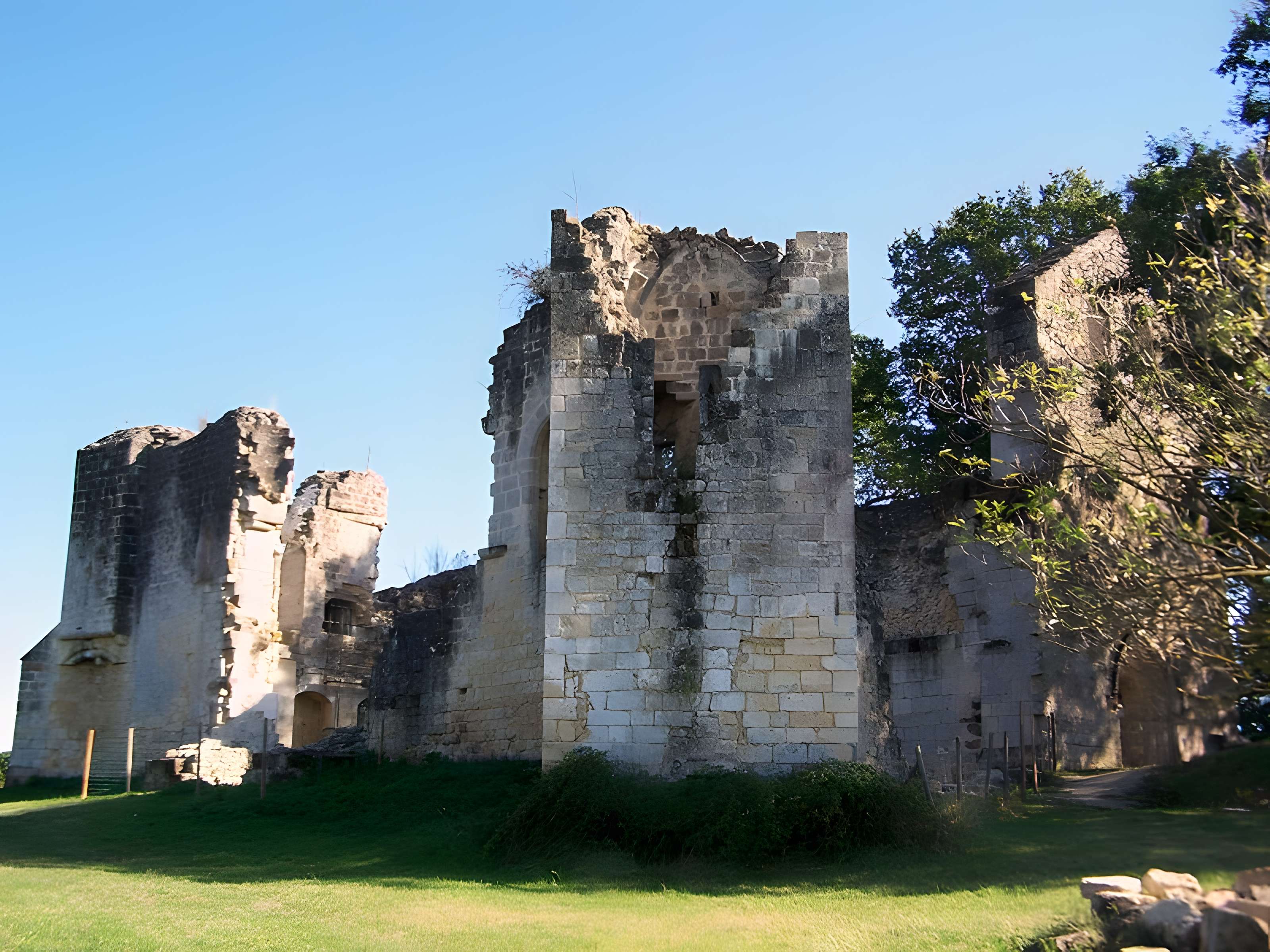 Vestiges de la commanderie de Sallebruneau