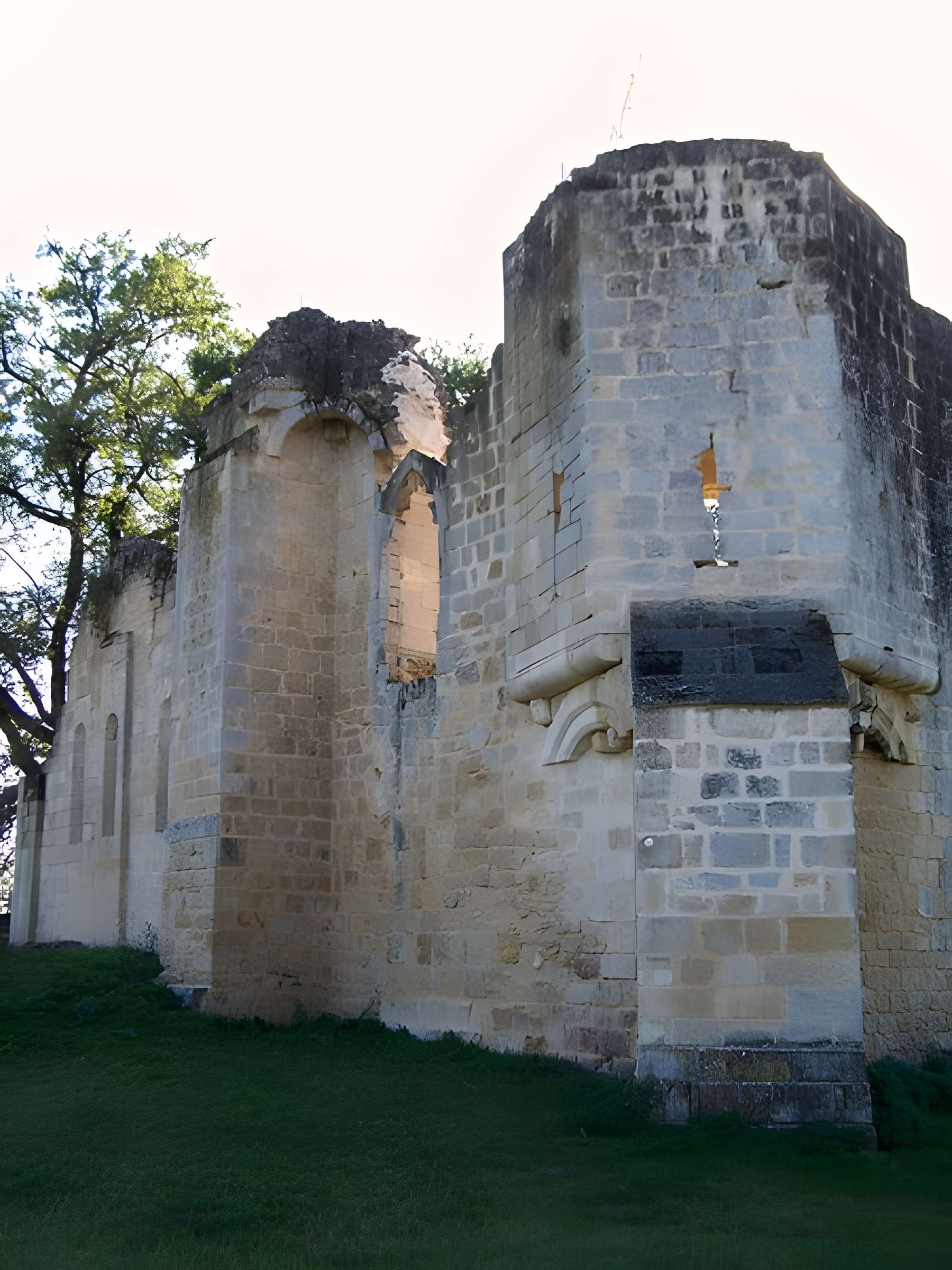 Vestiges de la commanderie de Sallebruneau