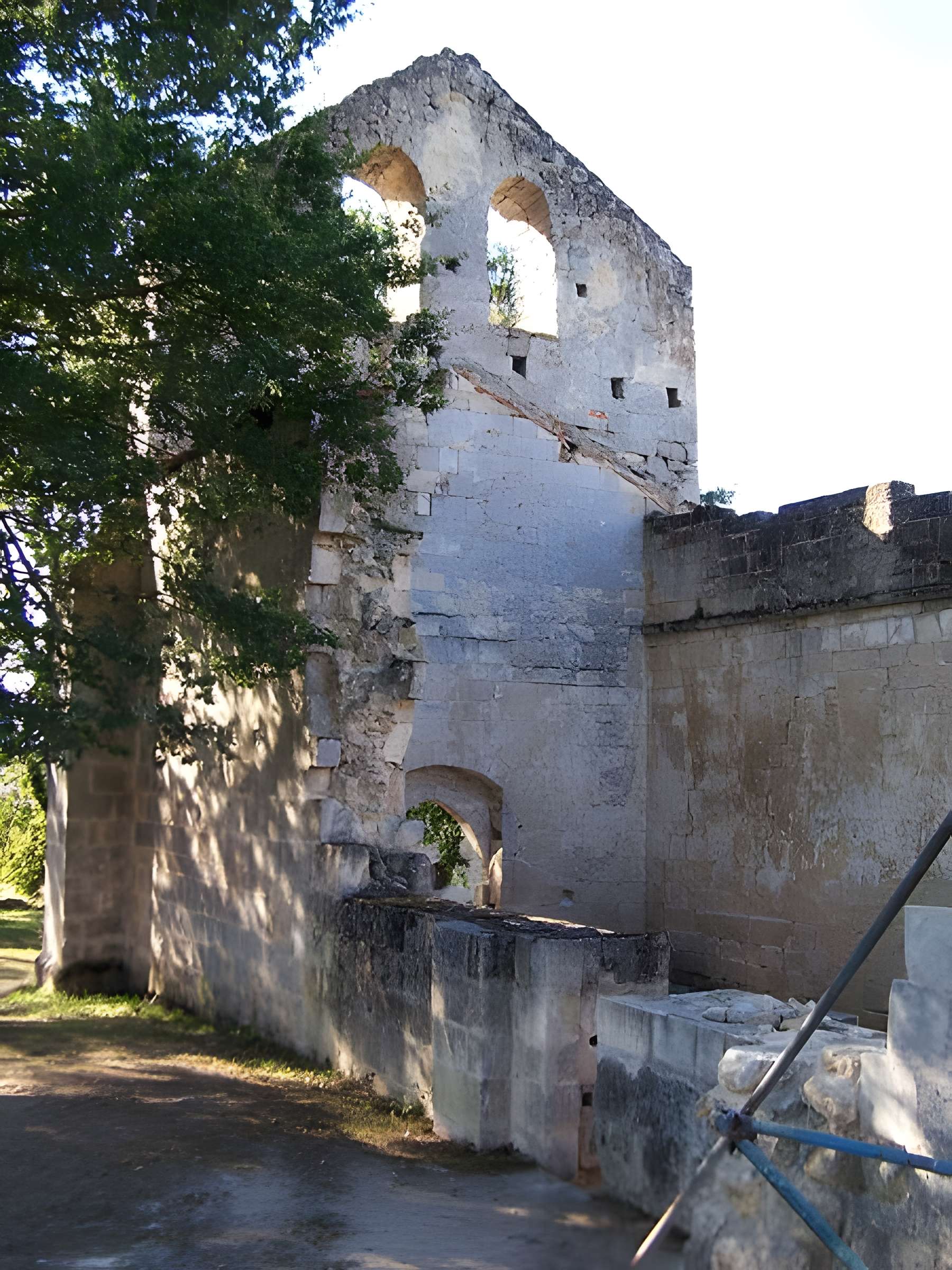 Vestiges de la commanderie de Sallebruneau