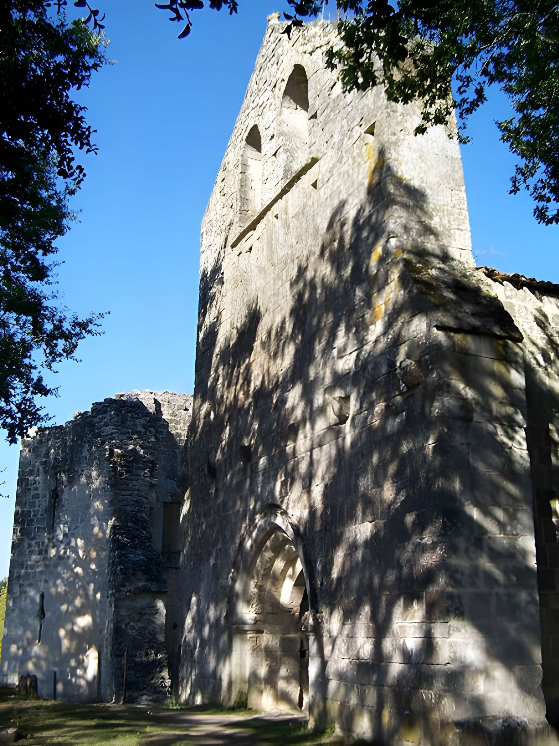 Vestiges de la commanderie de Sallebruneau