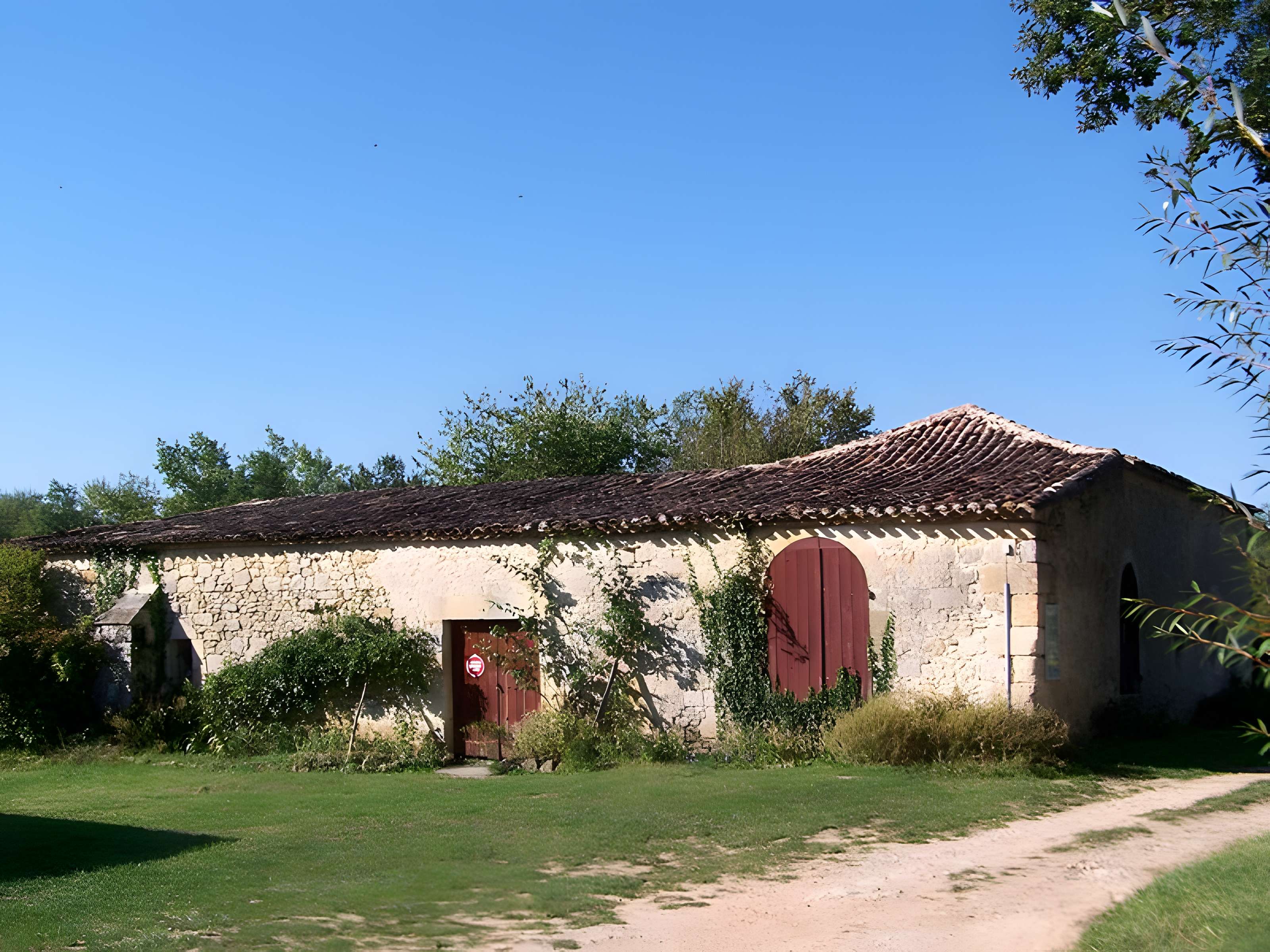 Vestiges de la commanderie de Sallebruneau