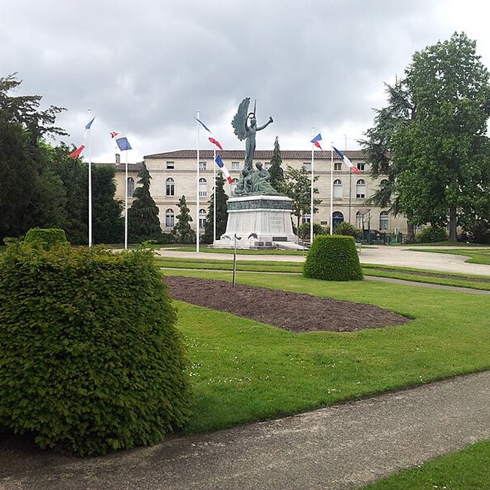 Photo de Monument aux morts de la guerre de 1914-1918, situé Jardin du Poilu