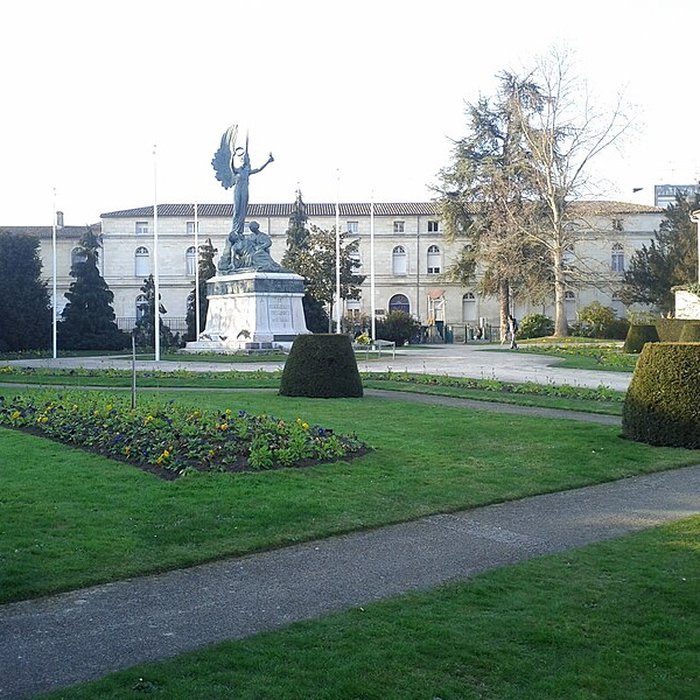 Photo de Monument aux morts de la guerre de 1914-1918, situé Jardin du Poilu
