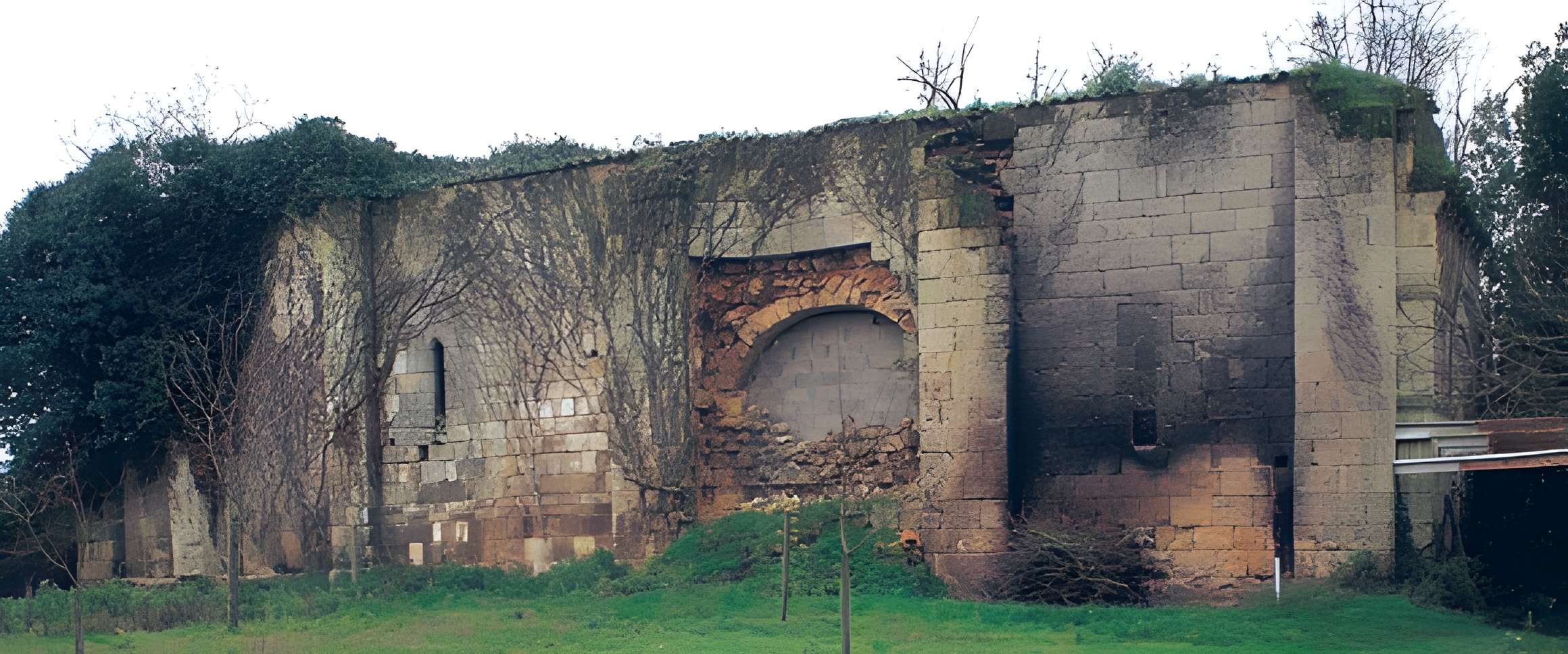 Ruines de la chapelle de Lurzine