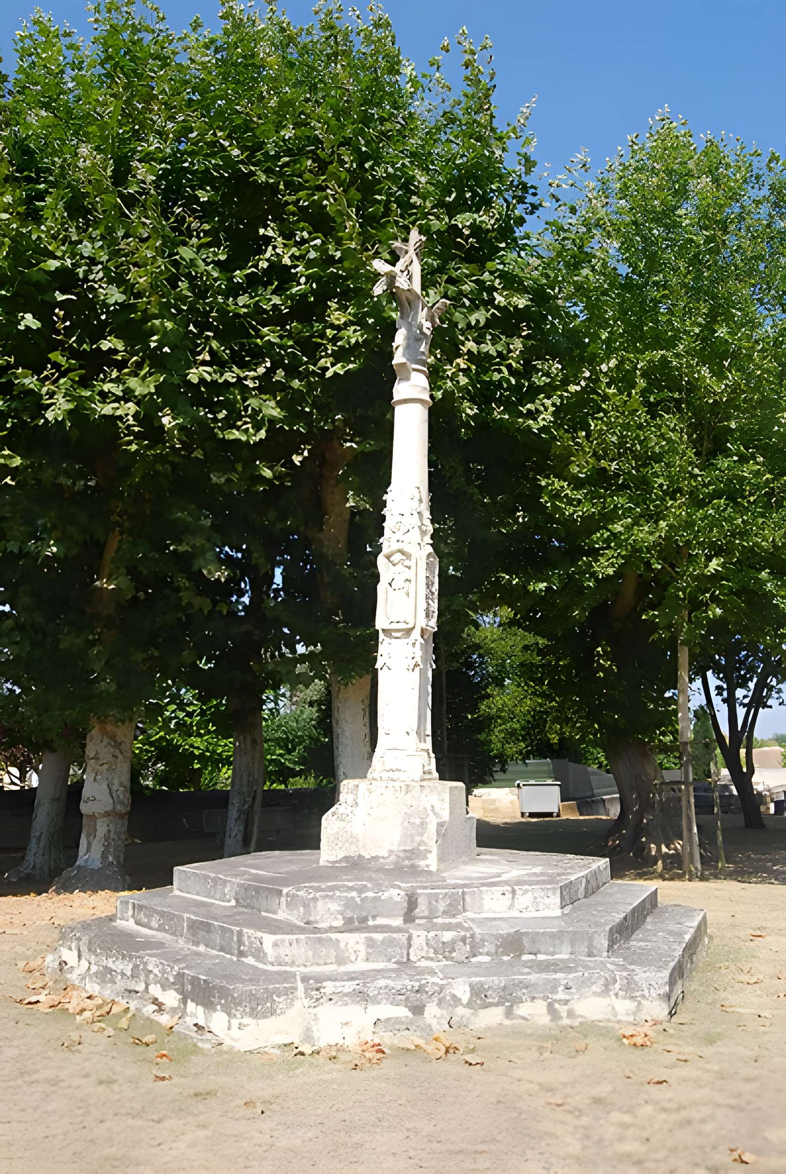 Croix de cimetière