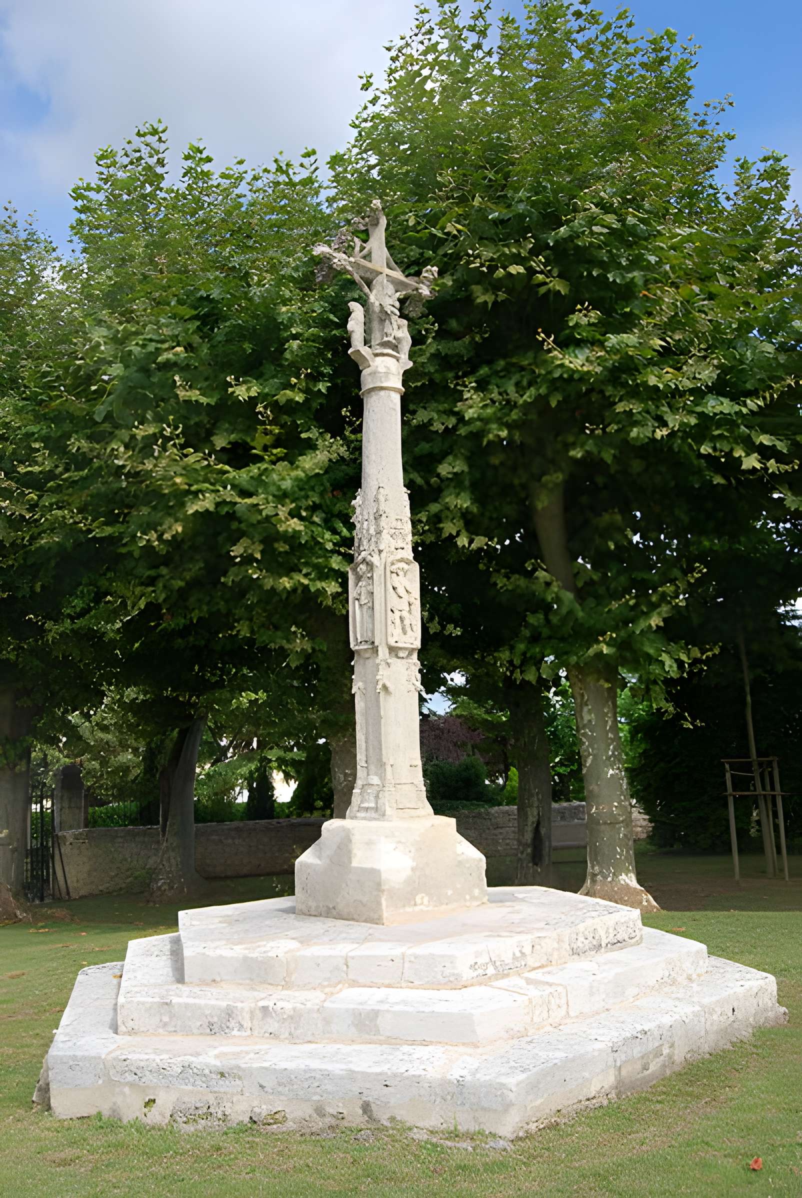 Croix de cimetière