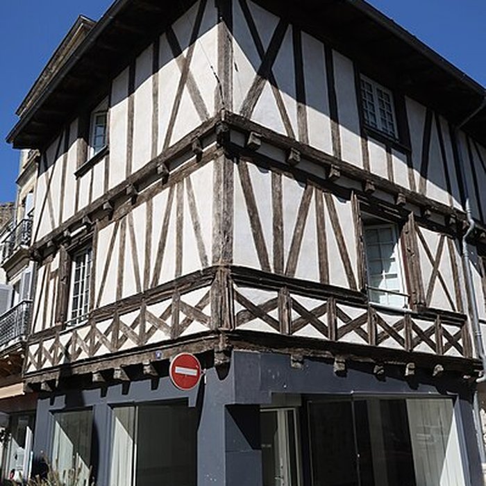 Photo de Maison dangle à tourelle