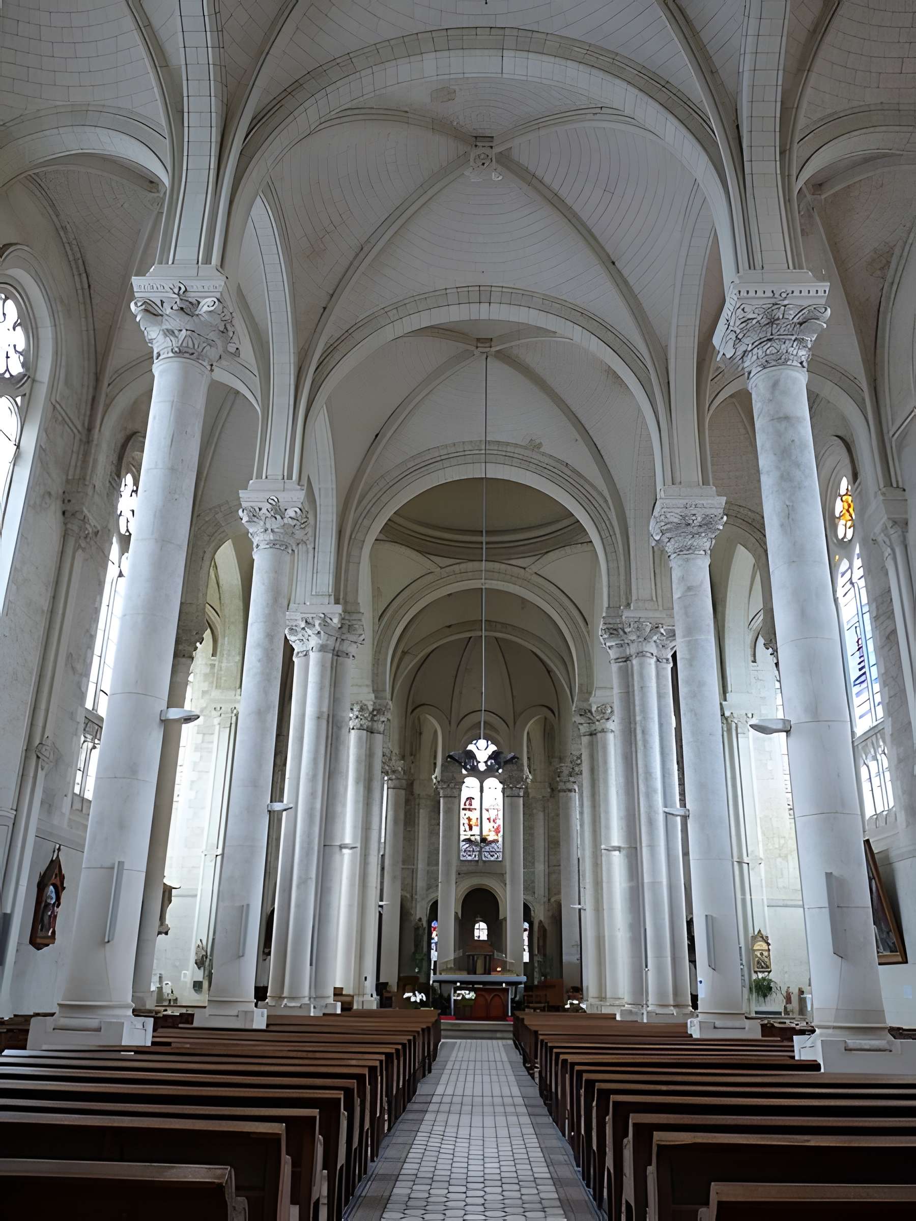 Église Sainte-Croix de Rochefort-sur-Loire