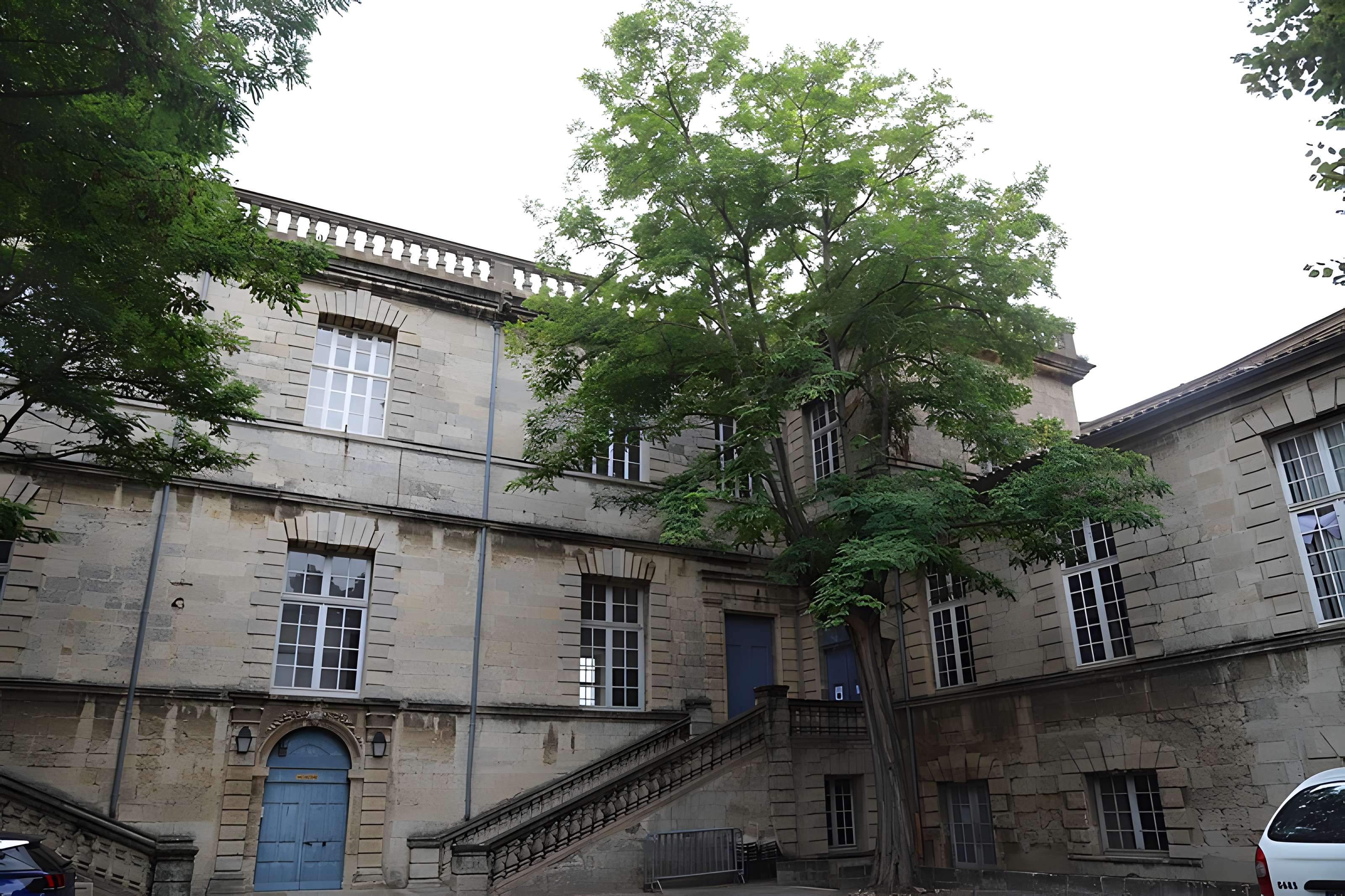 Ancien palais épiscopal, aujourd'hui palais de justice de Béziers