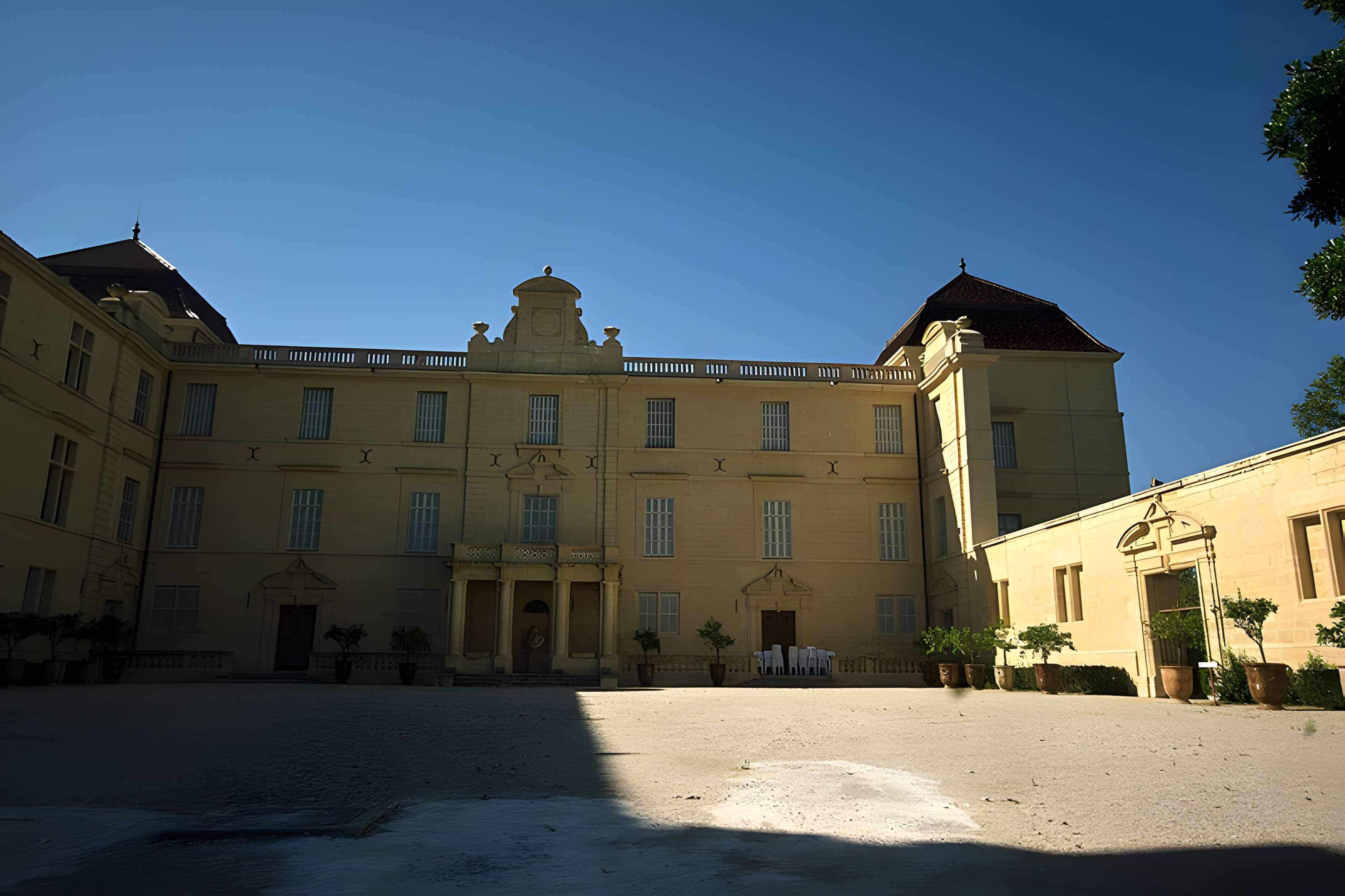 Aqueduc alimentant le château
