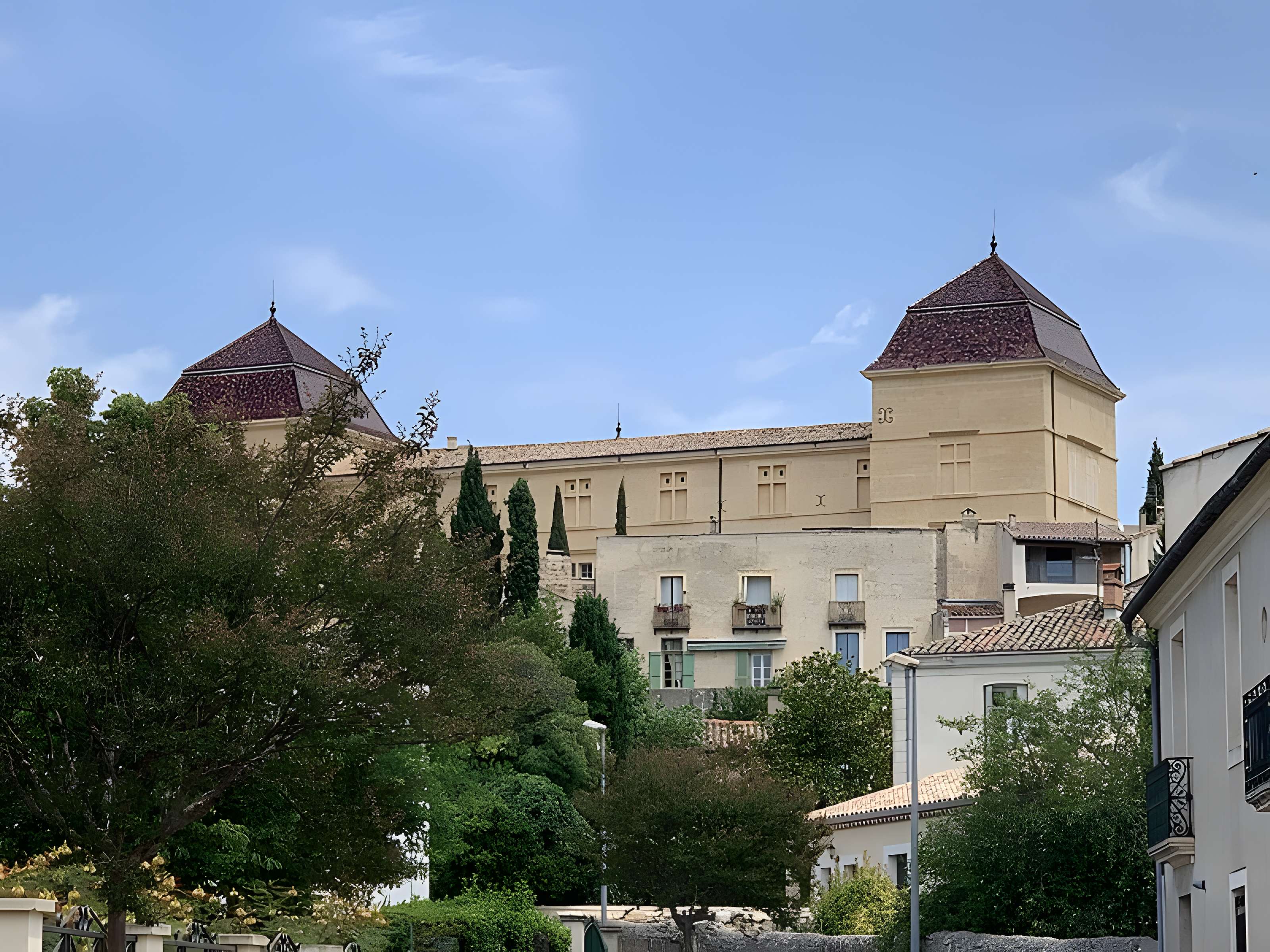 Aqueduc alimentant le château