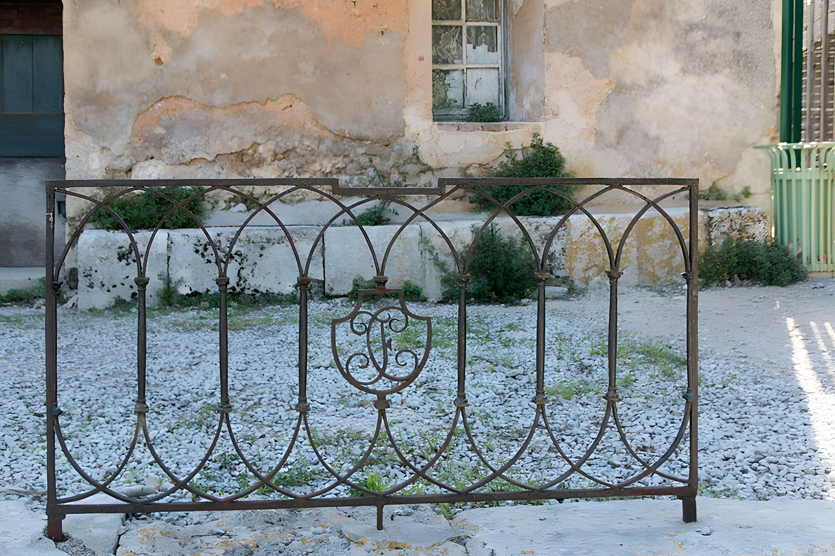 Aqueduc alimentant le château