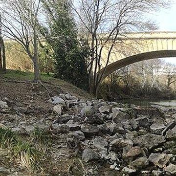 Pont sur la Mosson, situé sur la route départementale n 612