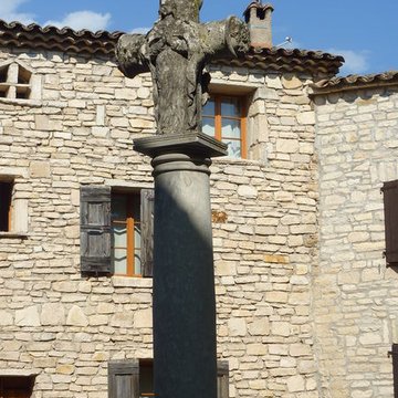 Croix en pierre
