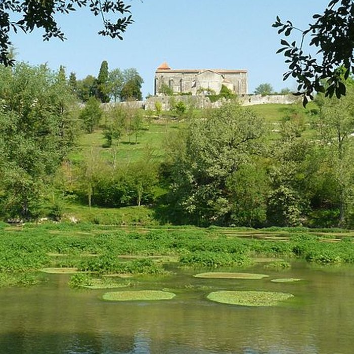 Photo de Église Sainte-Madeleine de Touvre