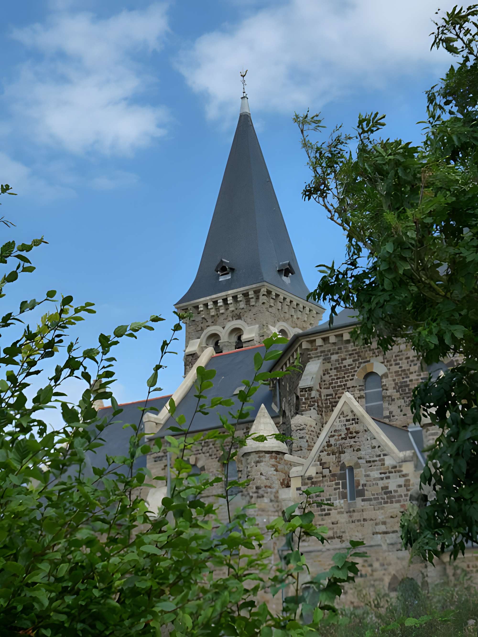 Eglise Saint-Méen et Sainte-Croix