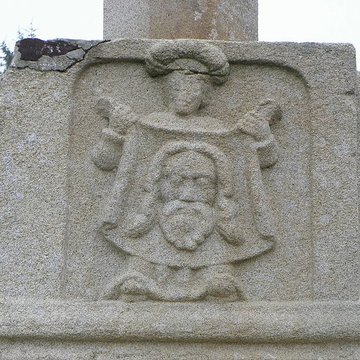 Restes du calvaire situé dans le cimetière