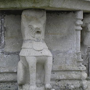 Restes du calvaire situé dans le cimetière