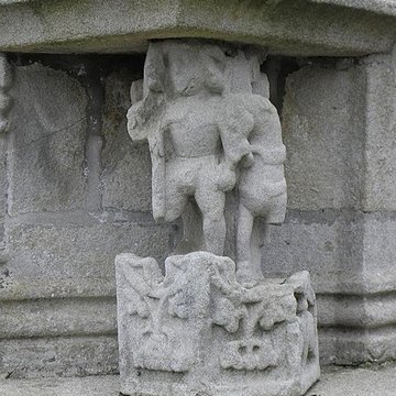 Restes du calvaire situé dans le cimetière