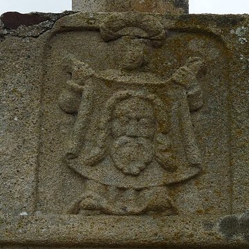 Restes du calvaire situé dans le cimetière