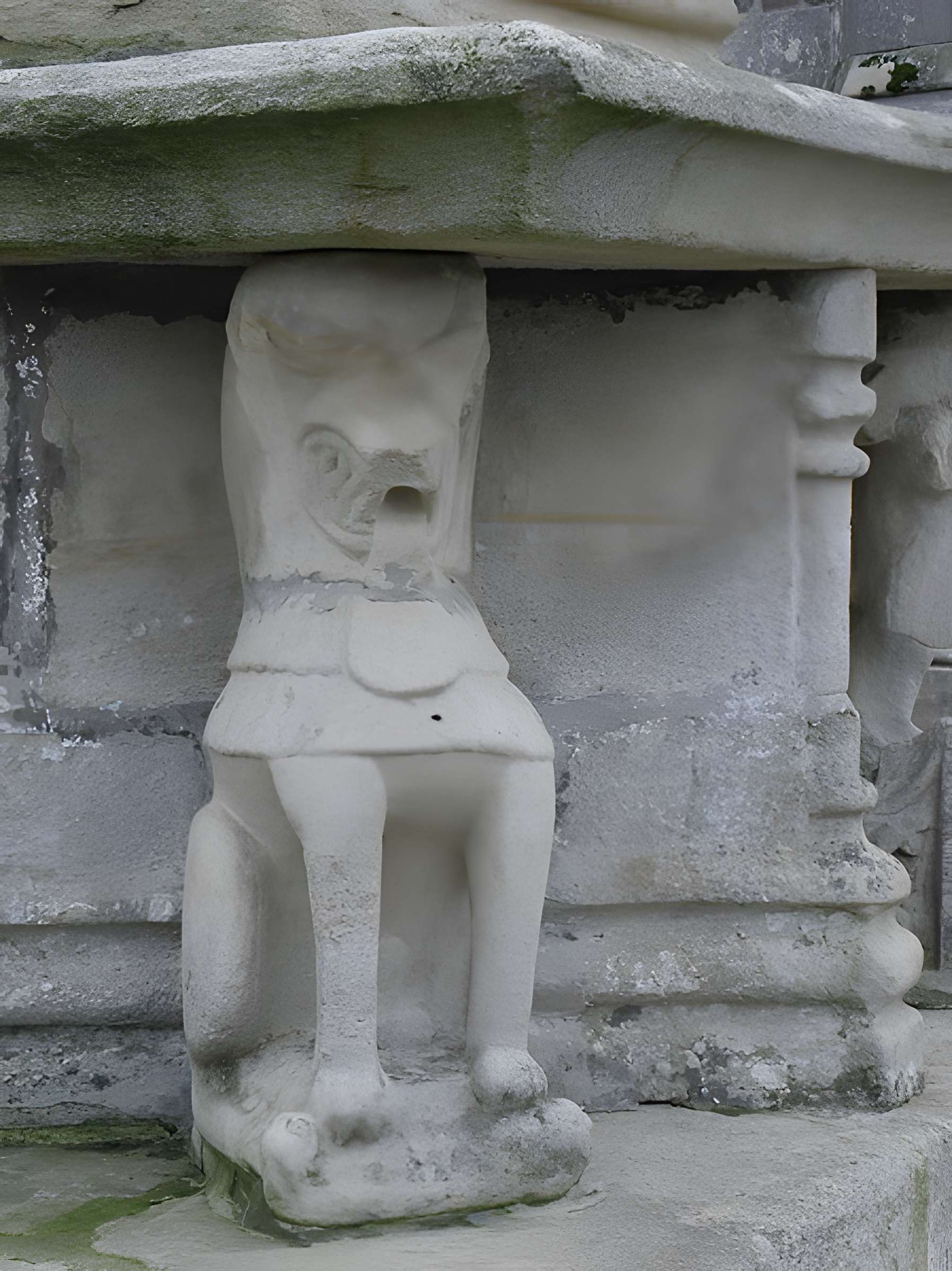 Restes du calvaire situé dans le cimetière