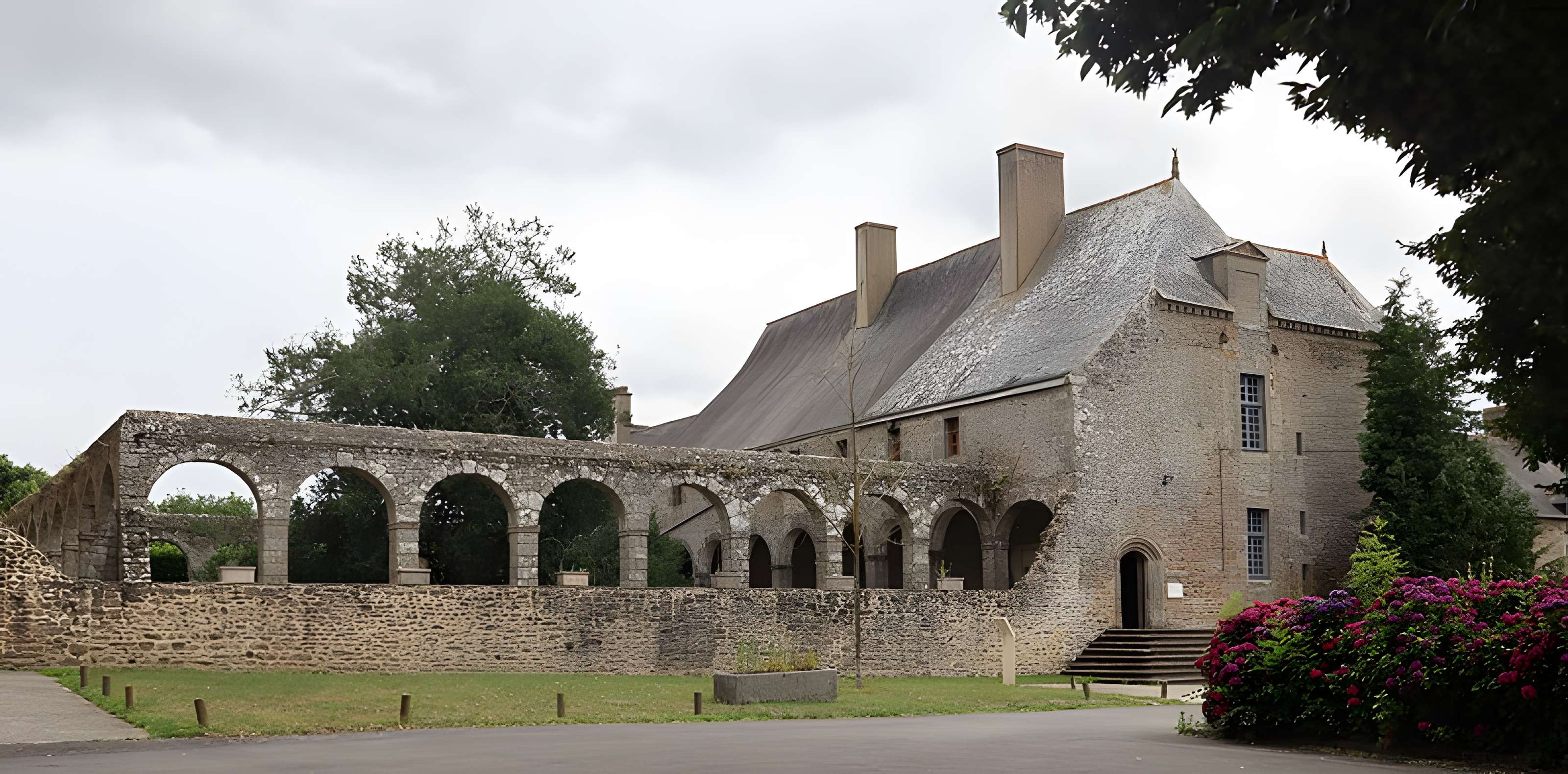 Restes de l'ancienne abbaye
