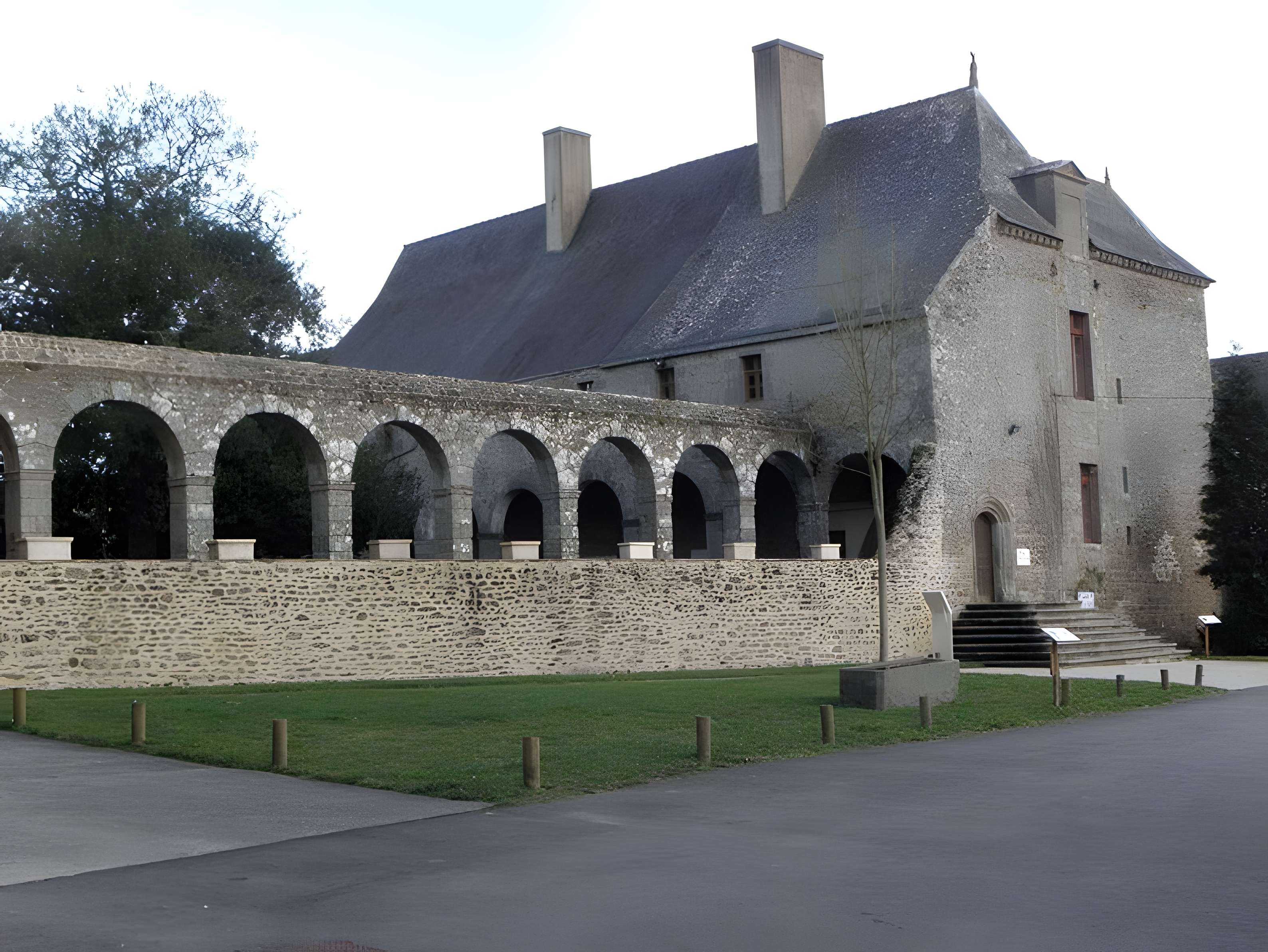 Restes de l'ancienne abbaye