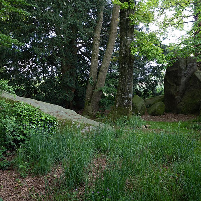 Photo de Deux mégalithes