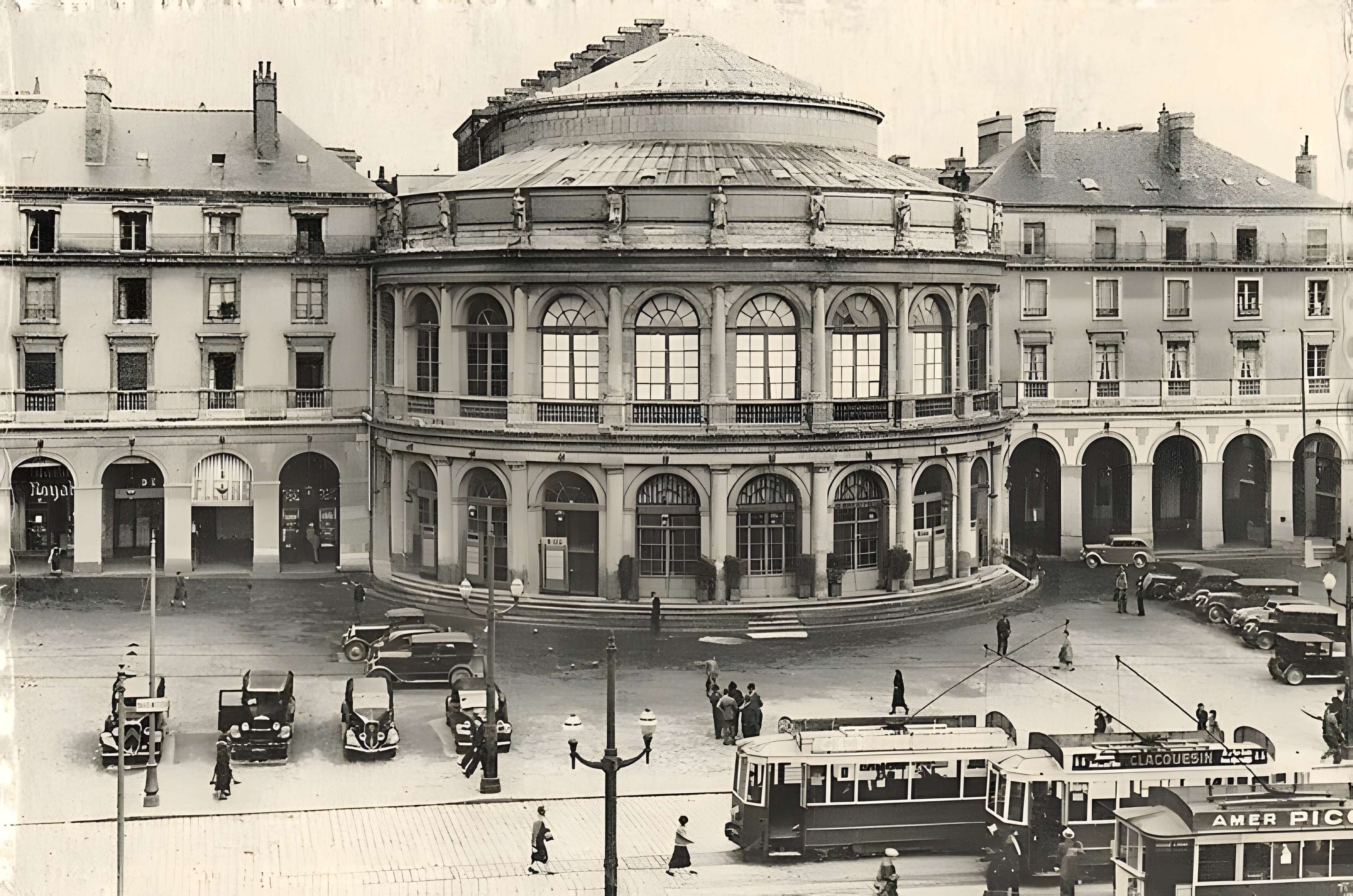 Théâtre et immeubles dits Galeries du Théâtre
