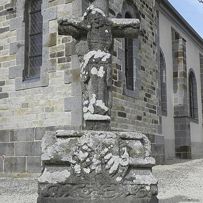 Photo de Croix en pierre du XVIe siècle