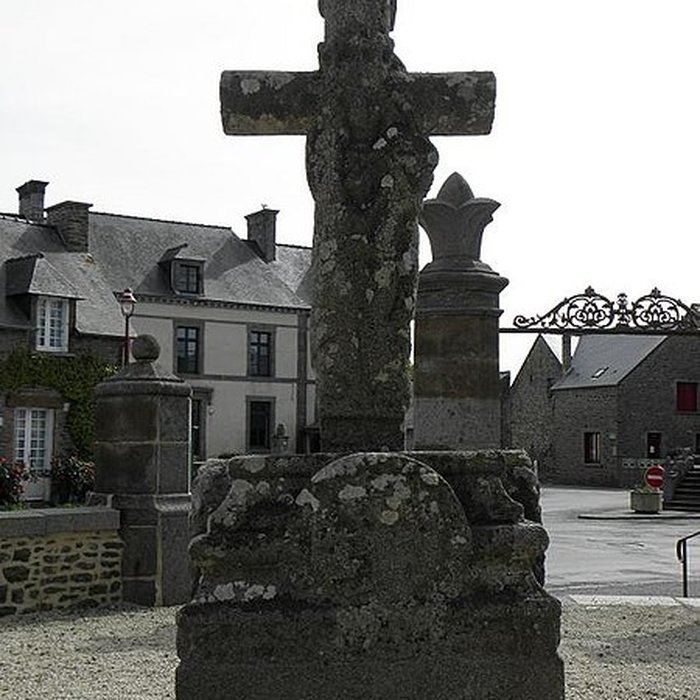 Photo de Croix en pierre du XVIe siècle