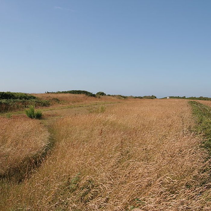 Photo de Retranchement de lâge du Fer et de la pointe de Meinga
