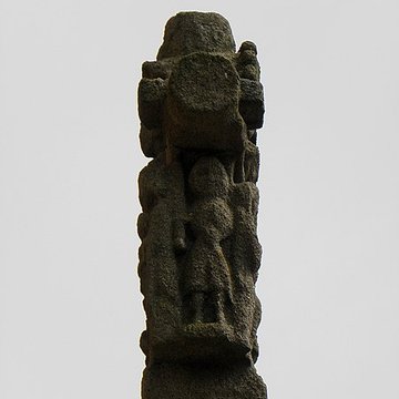 Croix en granit du XIIIe siècle