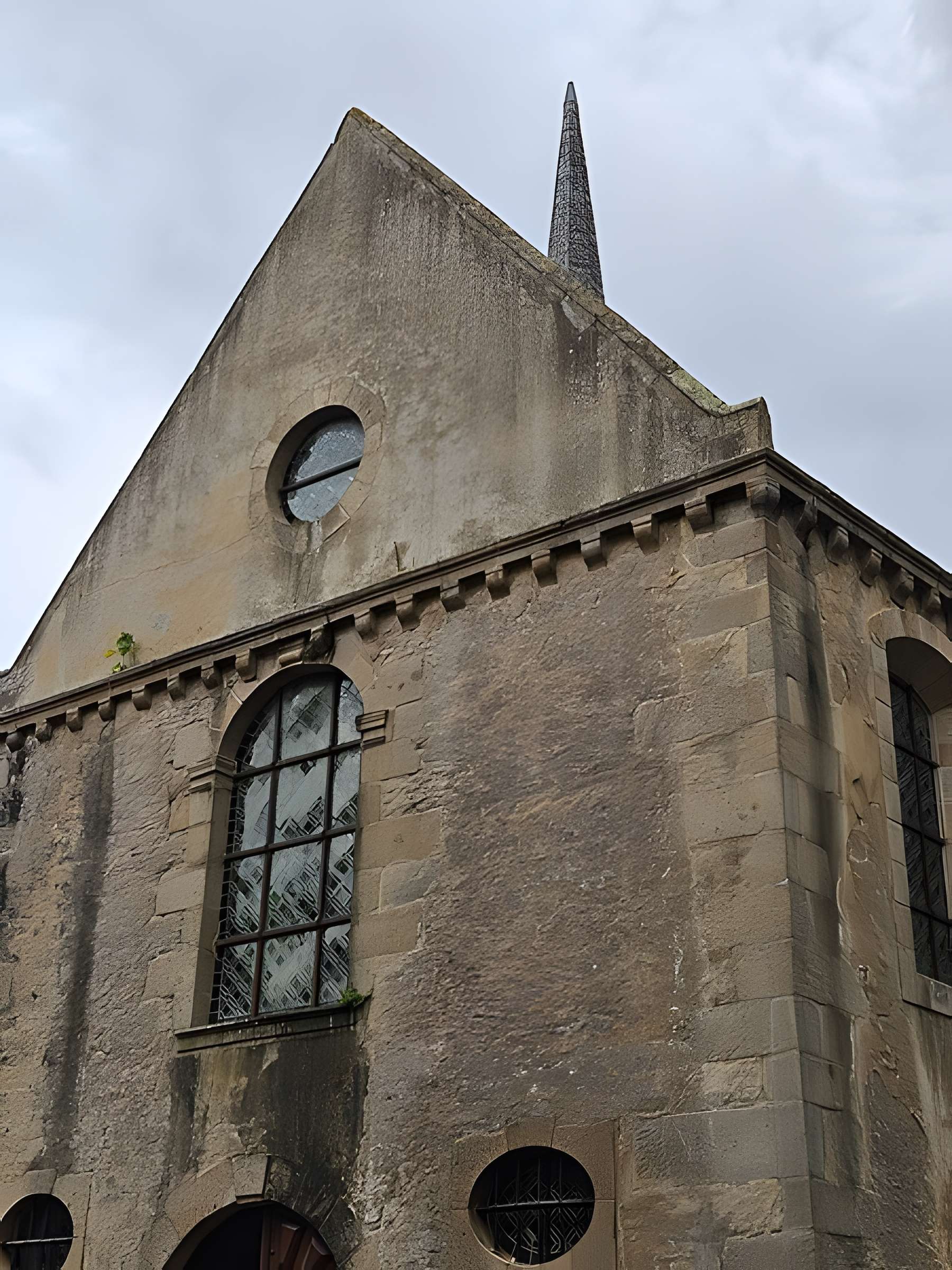 Ancien couvent Notre-Dame-des-Victoires, puis caserne des Victoires