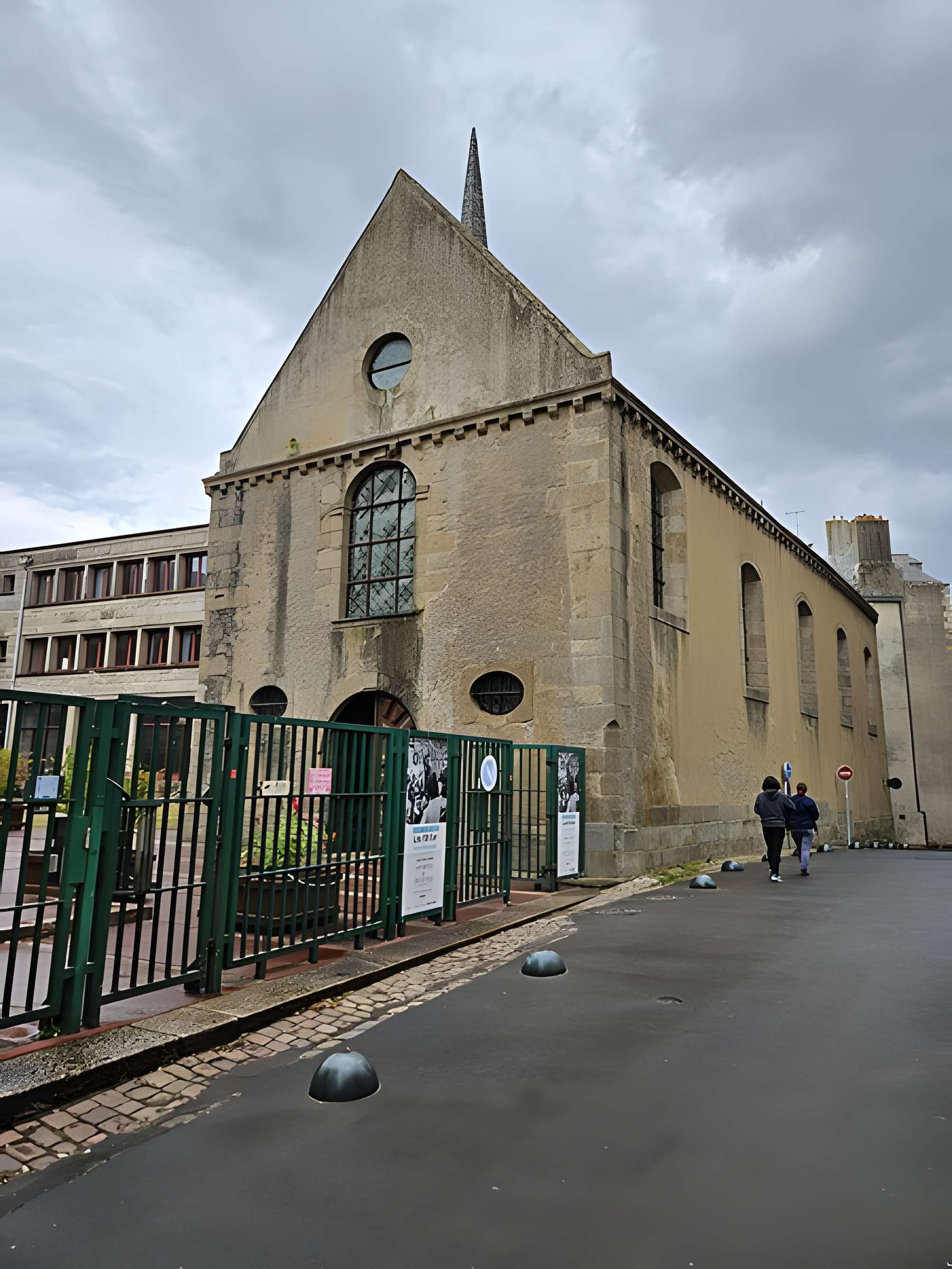 Ancien couvent Notre-Dame-des-Victoires, puis caserne des Victoires
