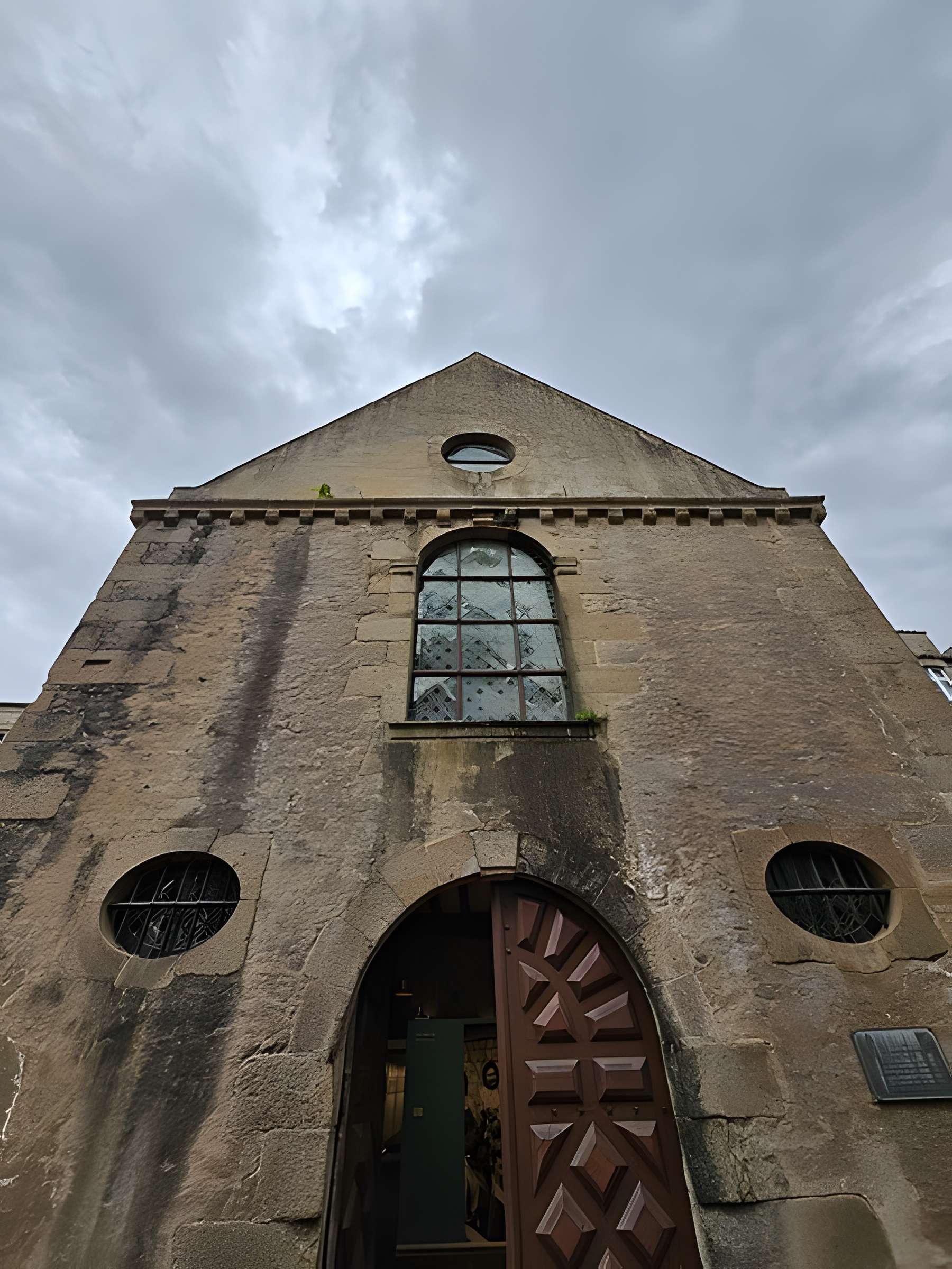 Ancien couvent Notre-Dame-des-Victoires, puis caserne des Victoires