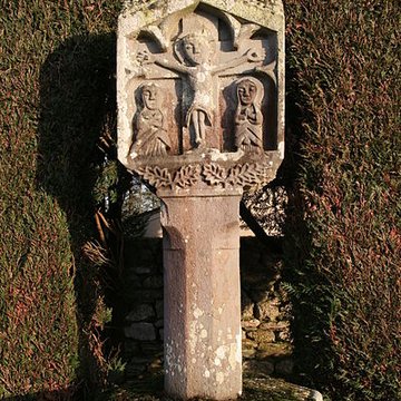 Croix du cimetière en pierre