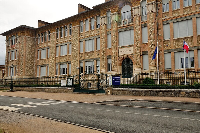Photo de Ecole Primaire Supérieure, devenue le Collège Classique, Moderne et Technique et actuel Lycée Rollinat