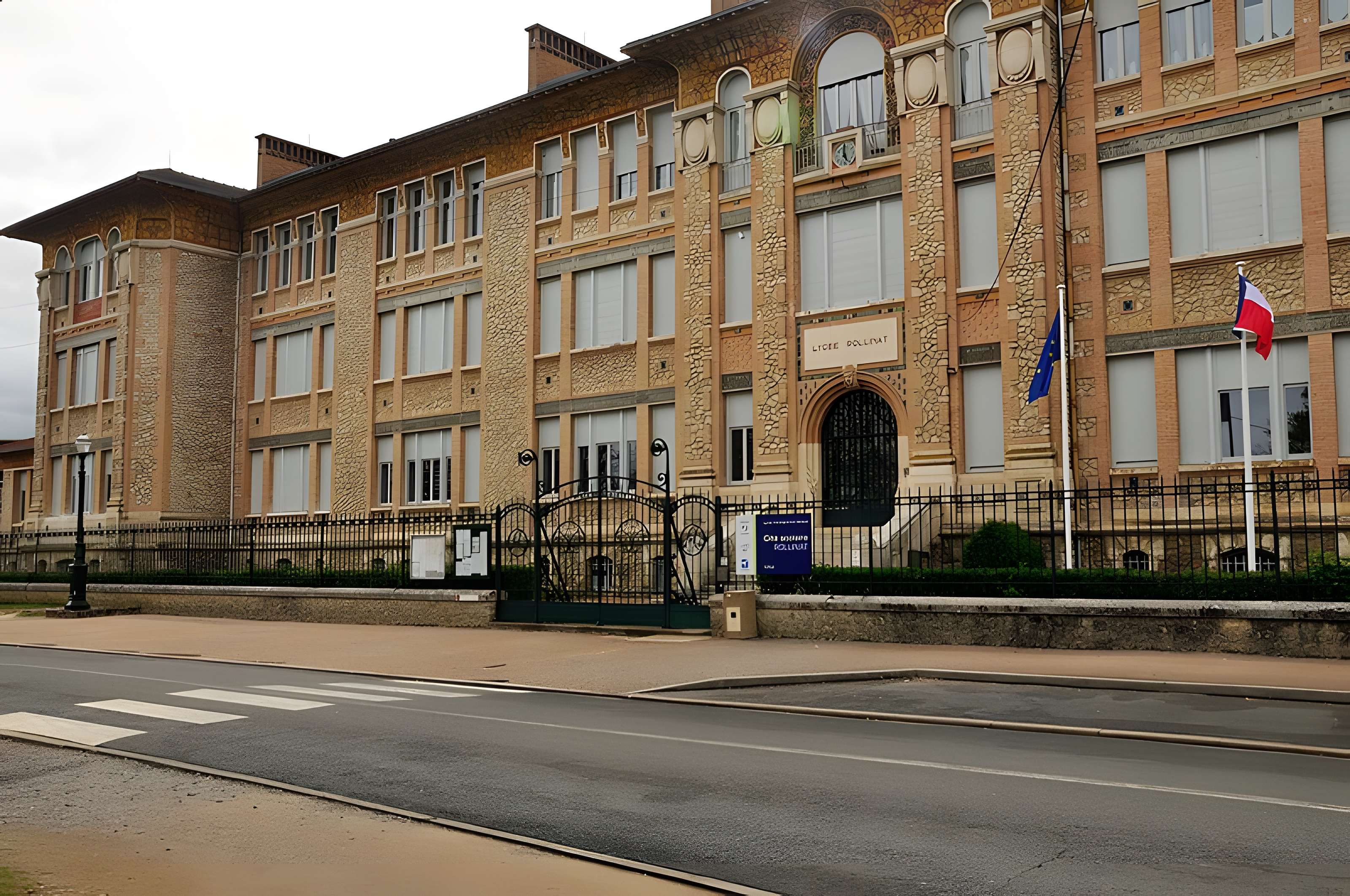Ecole Primaire Supérieure, devenue le Collège Classique, Moderne et Technique et actuel Lycée Rollinat