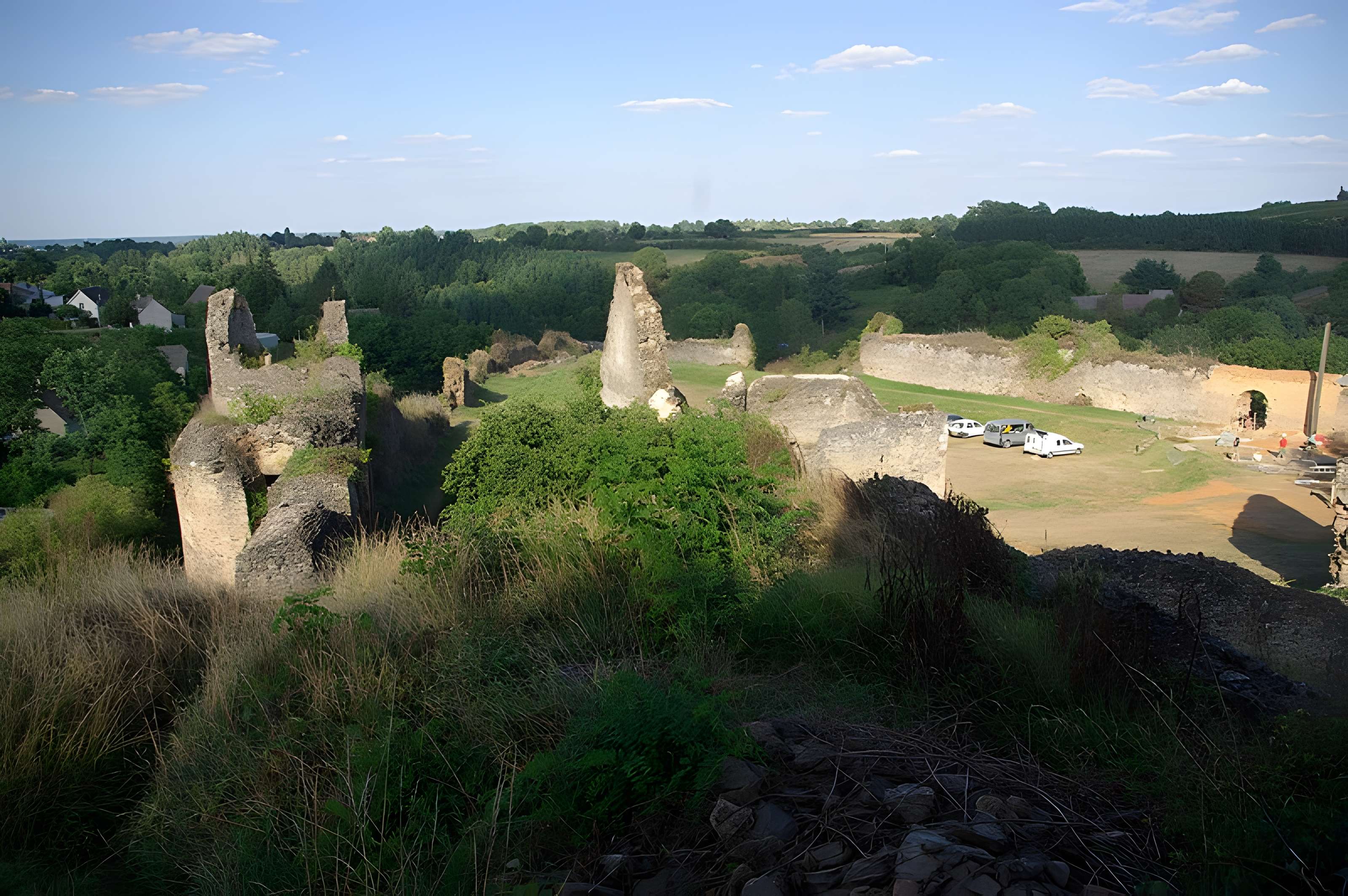 Restes du vieux château féodal