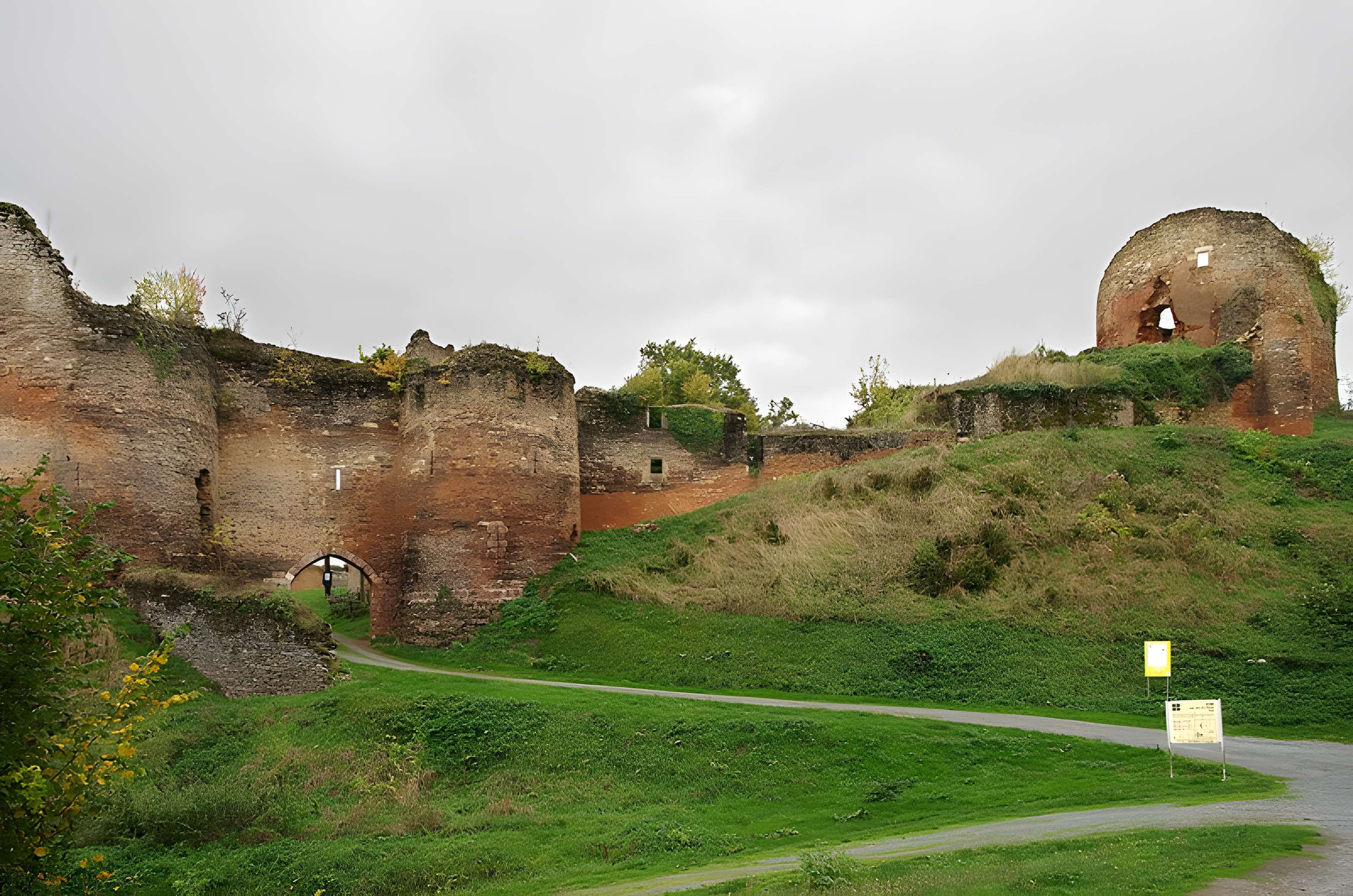 Restes du vieux château féodal
