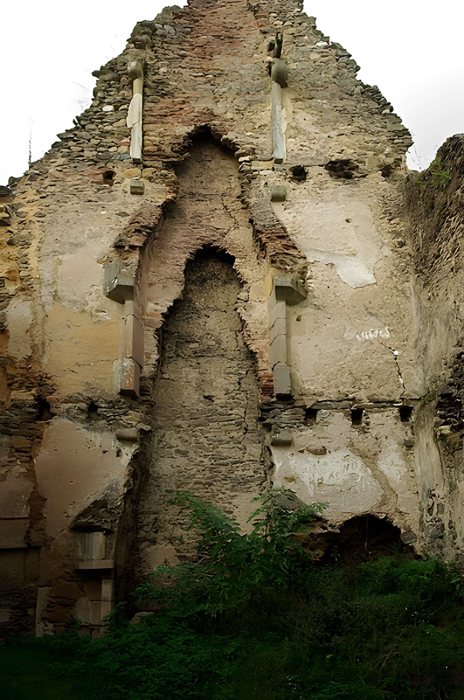 Restes du vieux château féodal