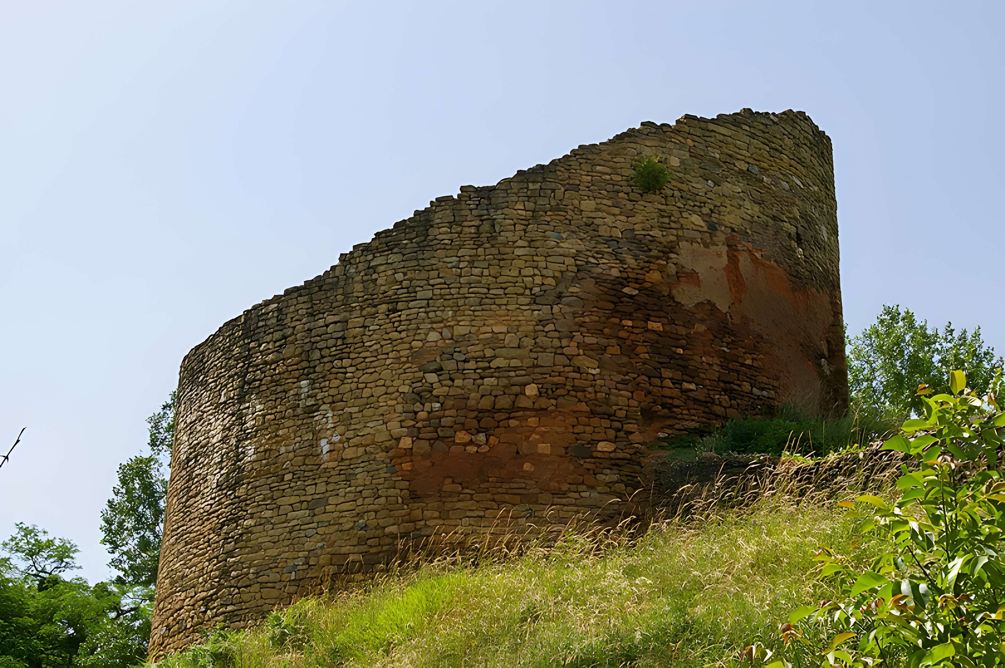 Restes du vieux château féodal